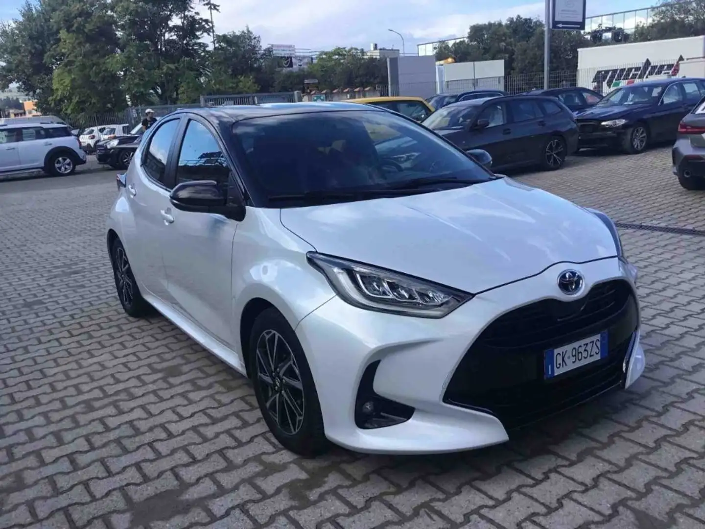 Toyota Yaris 349-9838382 Yaris IV 2022 1.5h Lounge Blanc - 1