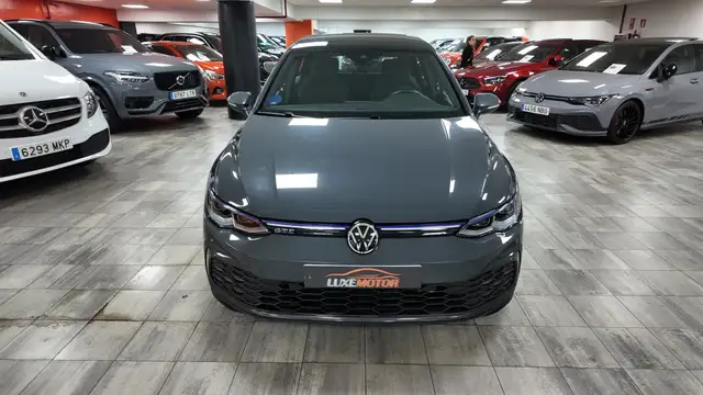 Volkswagen Golf view 2