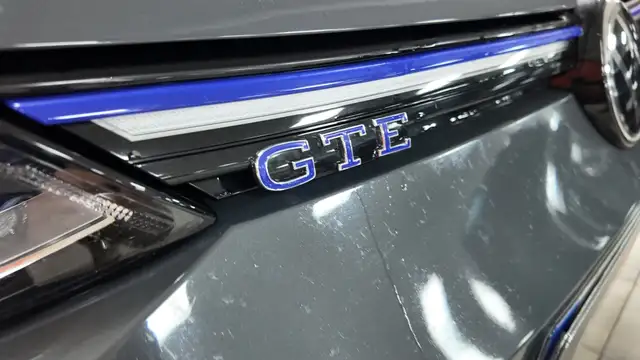 Volkswagen Golf view 9