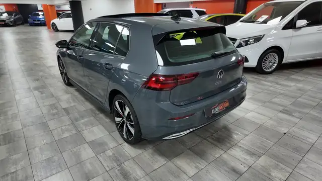 Volkswagen Golf view 4
