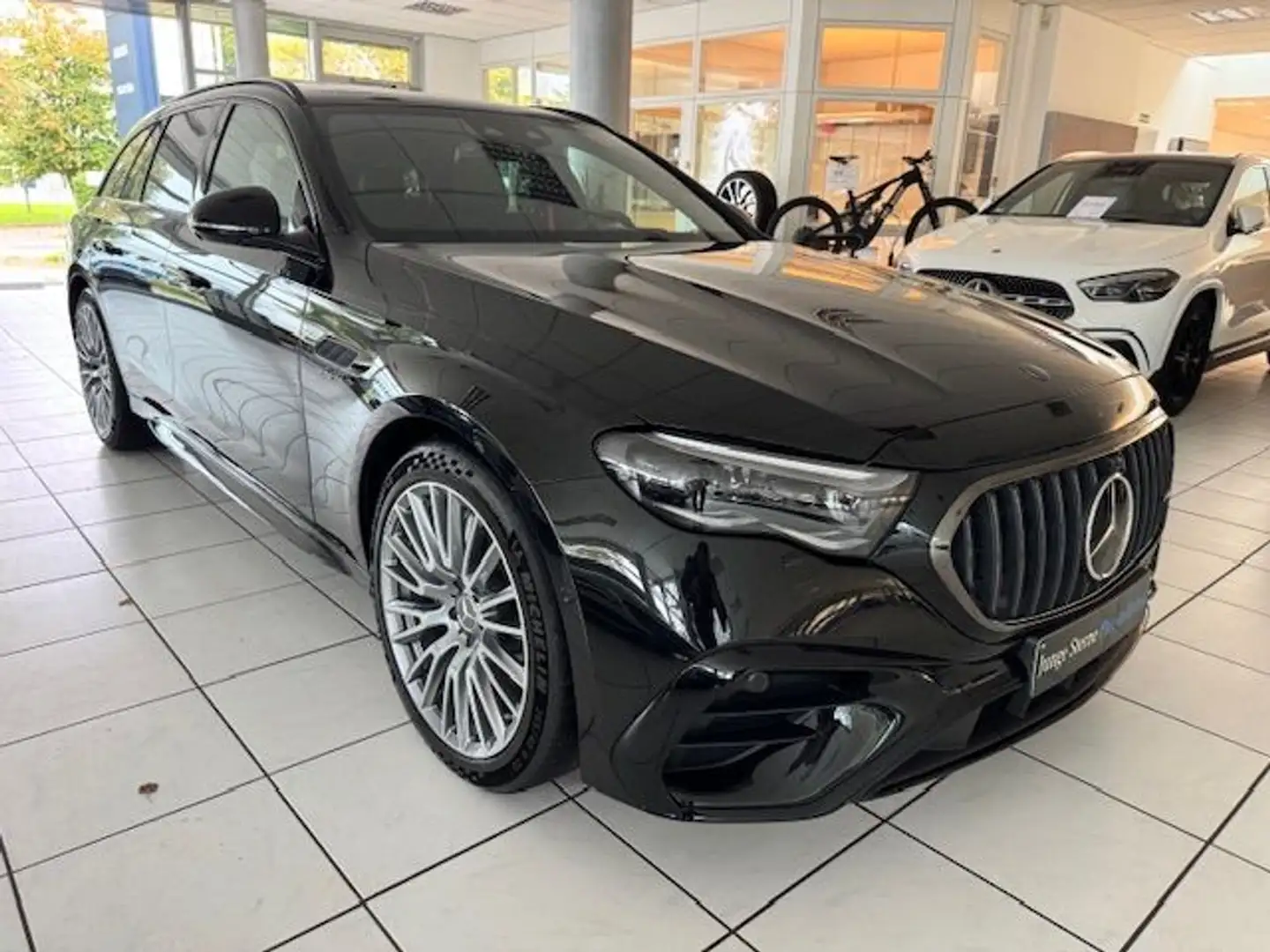 Mercedes-Benz E 53 AMG E 53 T AMG 4M Premium Night II FAP AHK Distronic Schwarz - 2