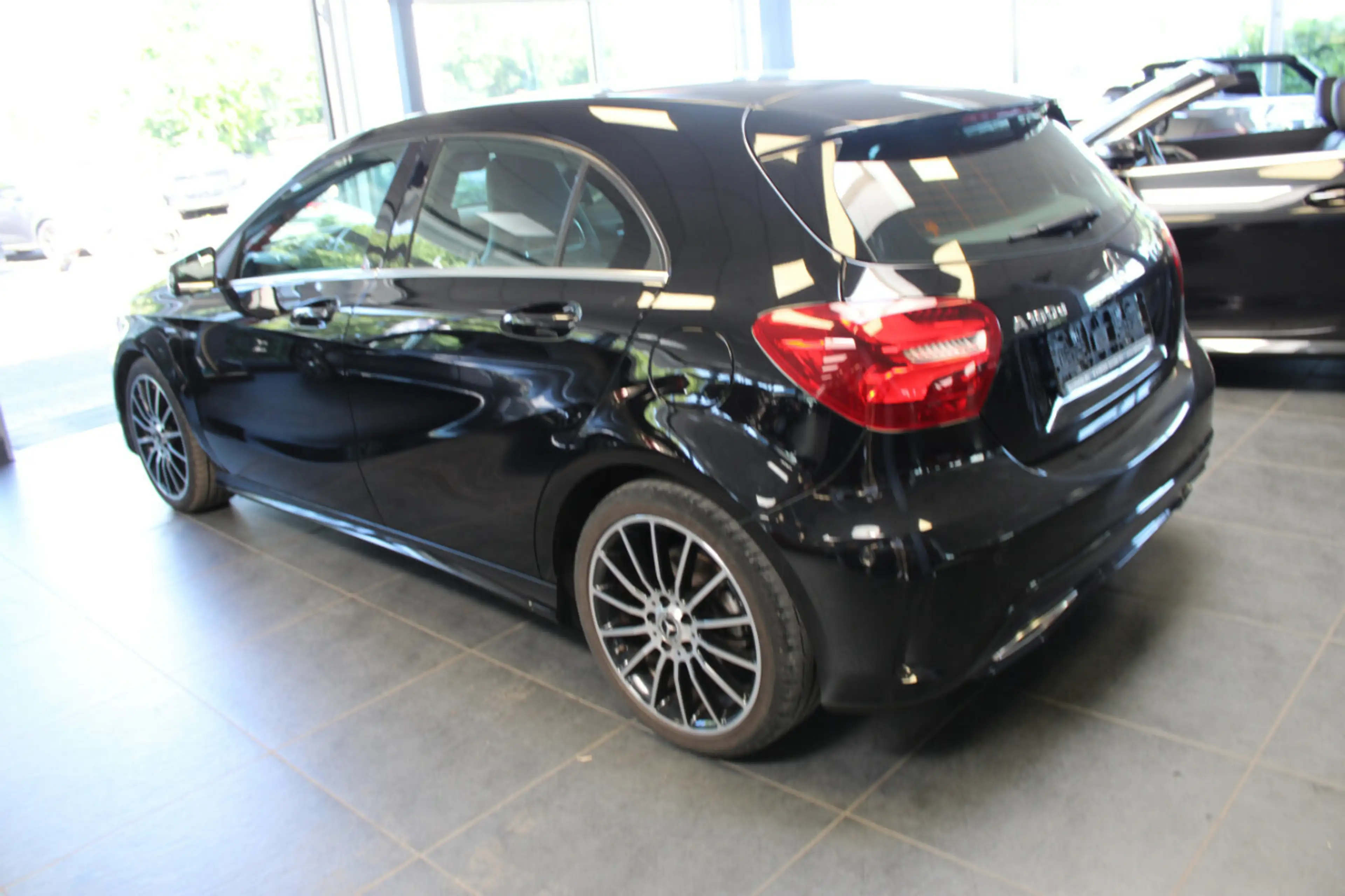 Mercedes-Benz A 180 d 7G-DCT Peak Edition AMG — photo 4