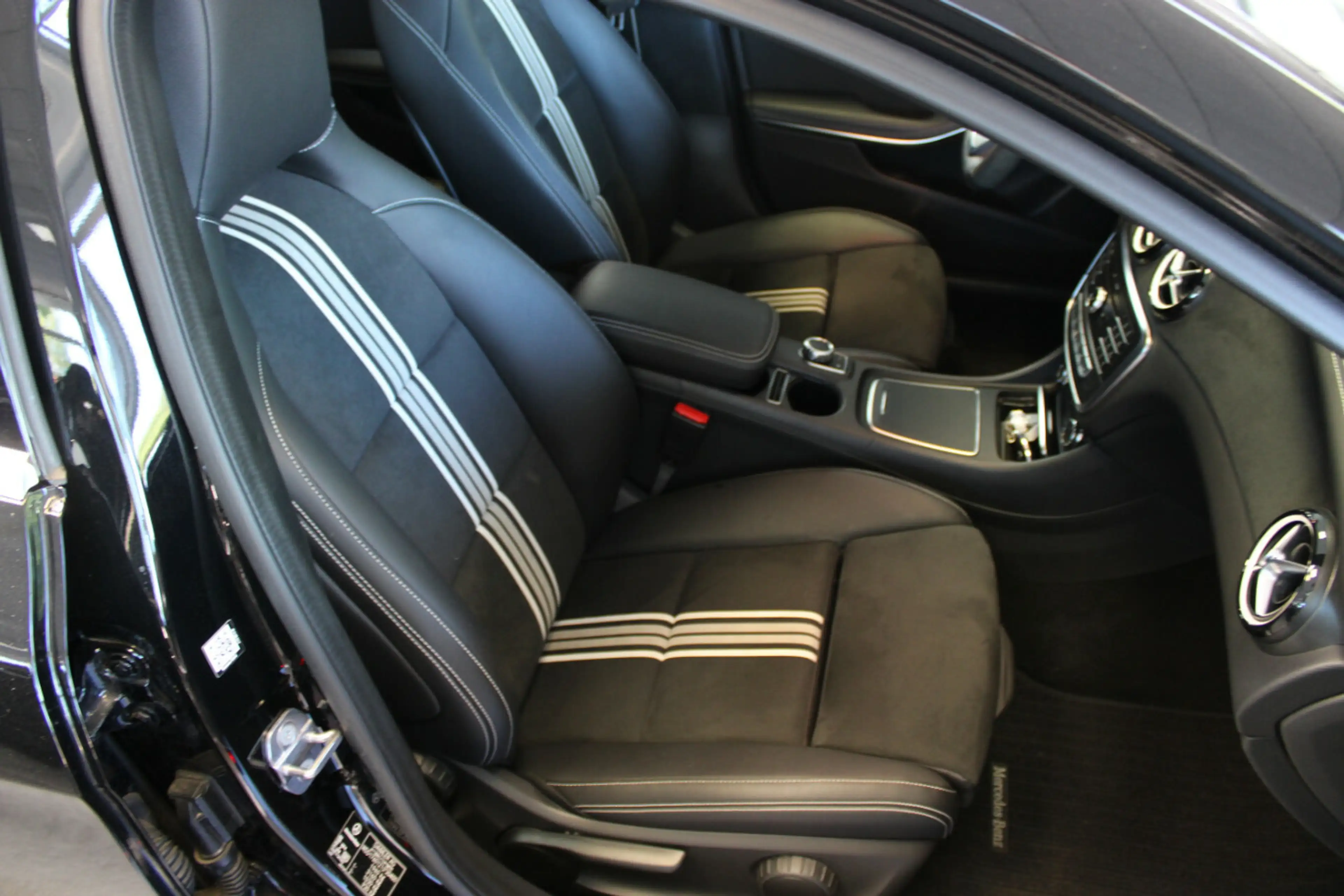 Mercedes-Benz A 180 d 7G-DCT Peak Edition AMG — photo 12