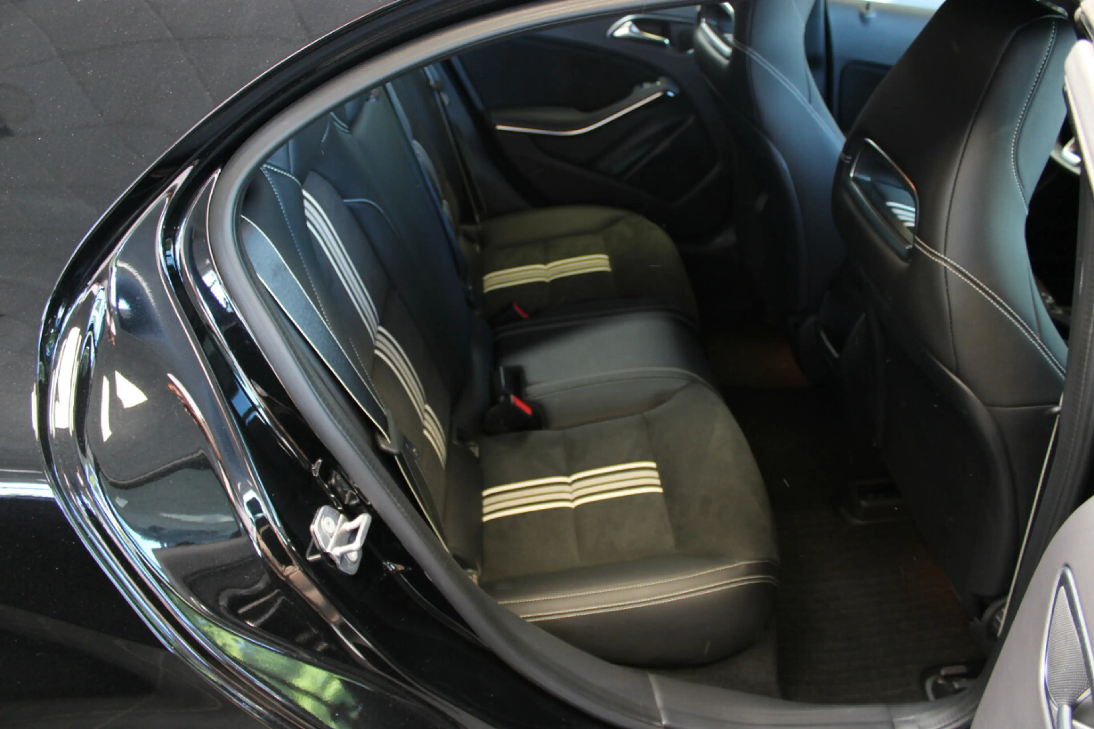 Mercedes-Benz A 180 d 7G-DCT Peak Edition AMG — photo 13
