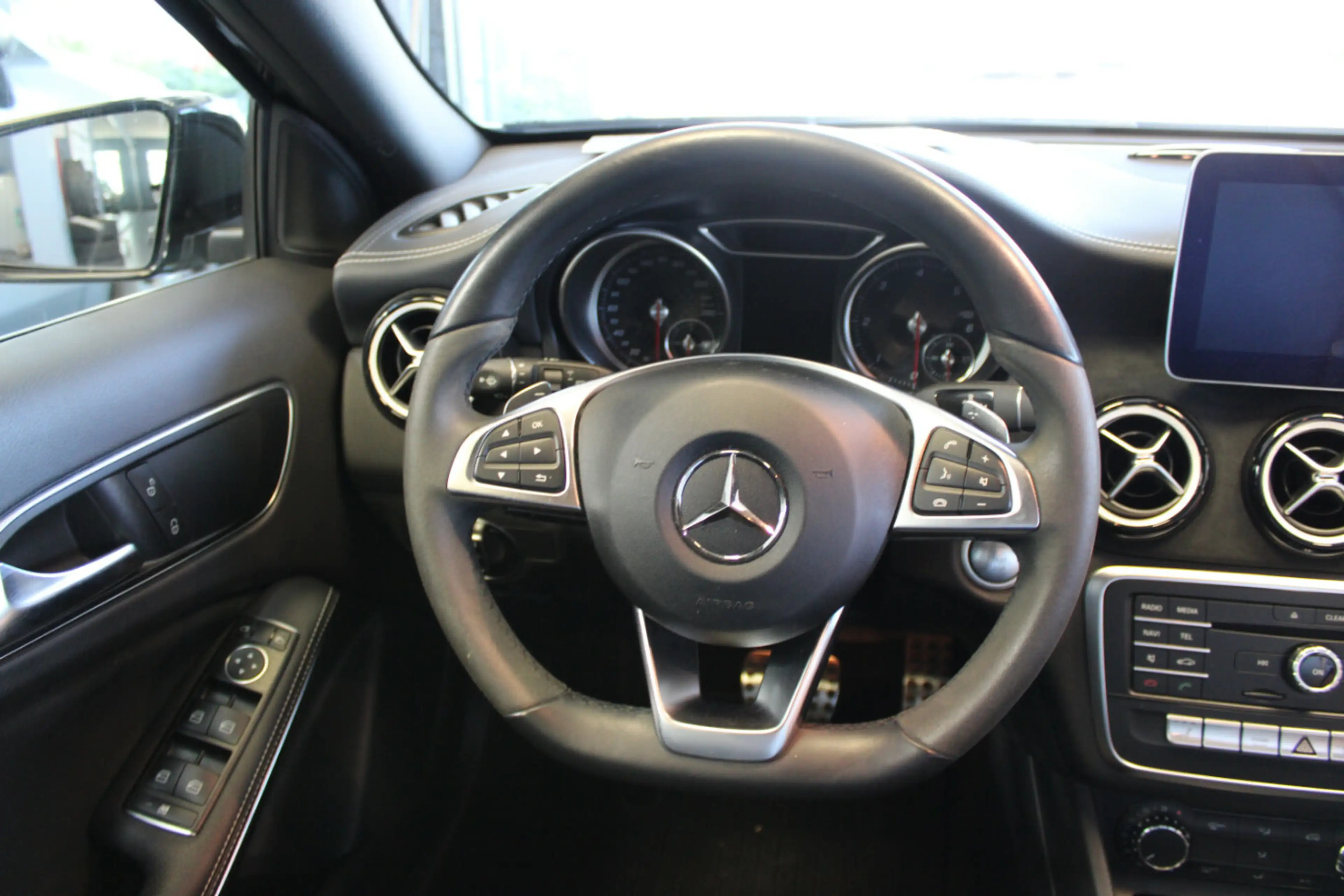 Mercedes-Benz A 180 d 7G-DCT Peak Edition AMG — photo 10
