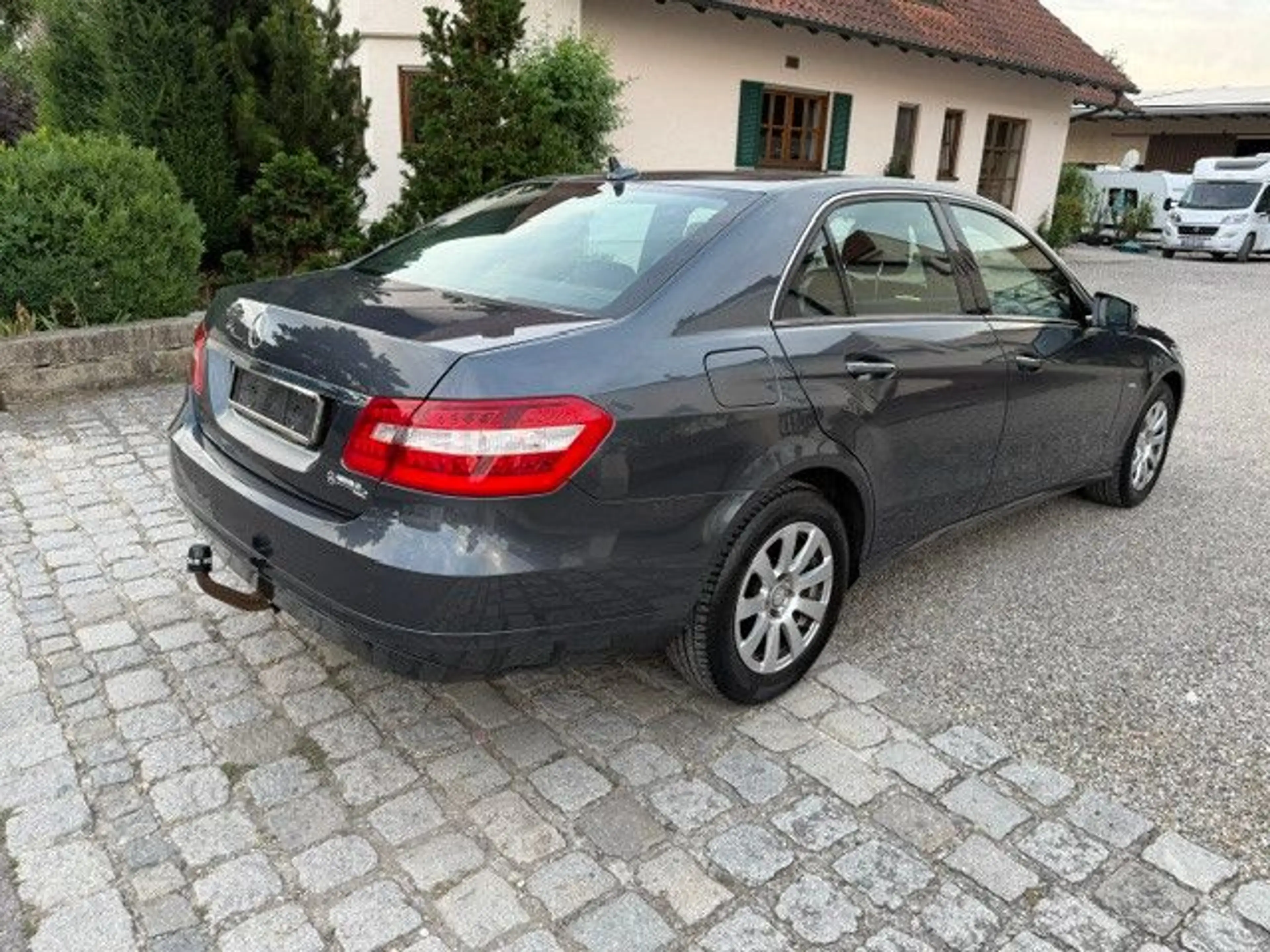 Mercedes-Benz E 200 Limousine E 200 CGI AHK Klimaautomatik — photo 2