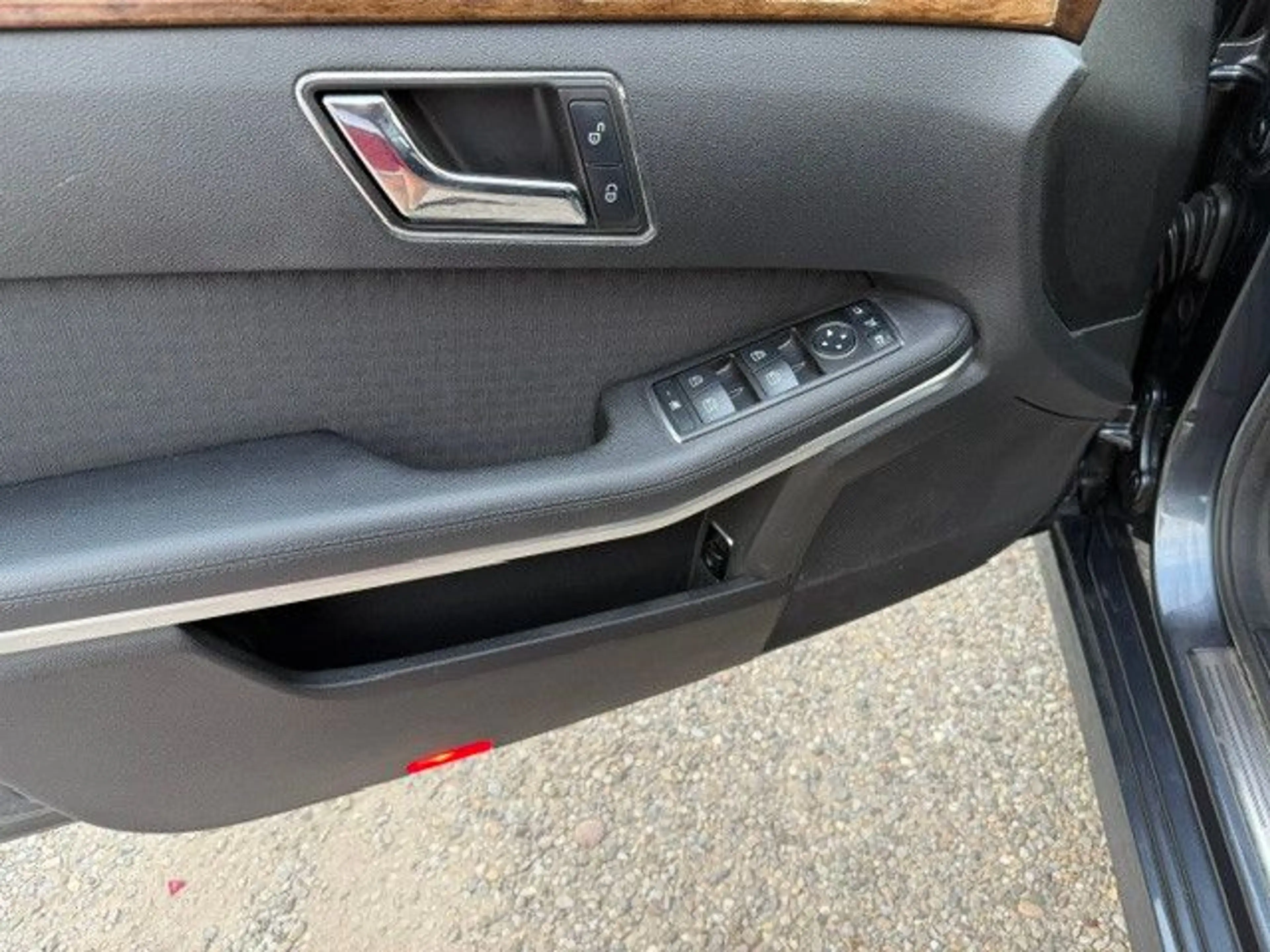 Mercedes-Benz E 200 Limousine E 200 CGI AHK Klimaautomatik — photo 11