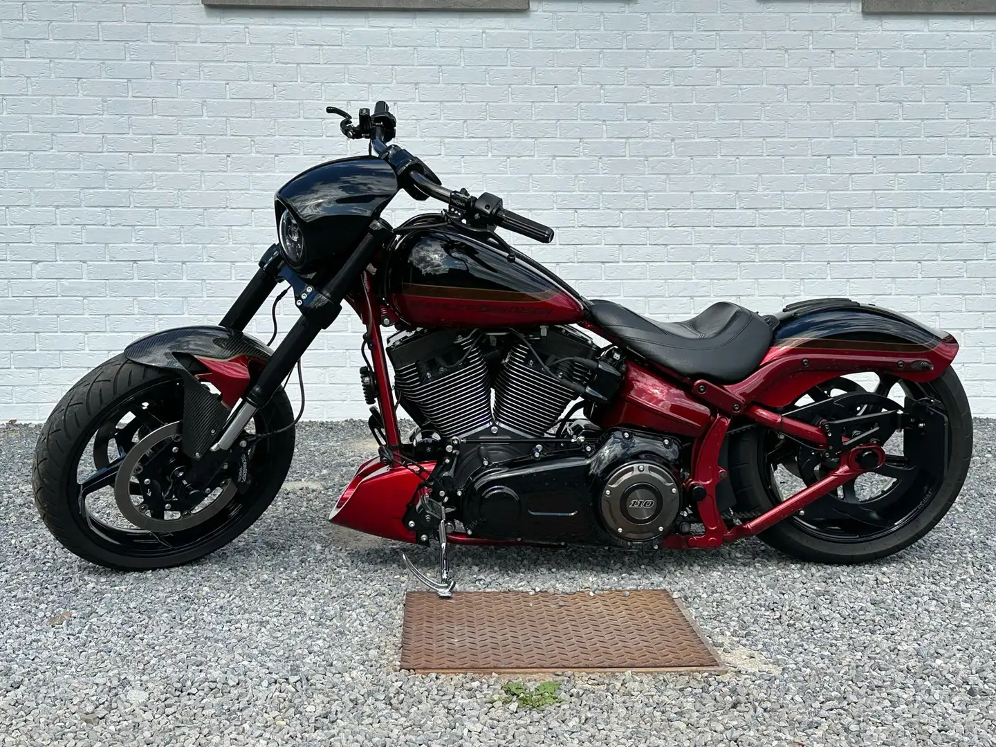 Harley-Davidson CVO Breakout Veritable CVO PRO STREET Full Beringer et Air Ride Rood - 1