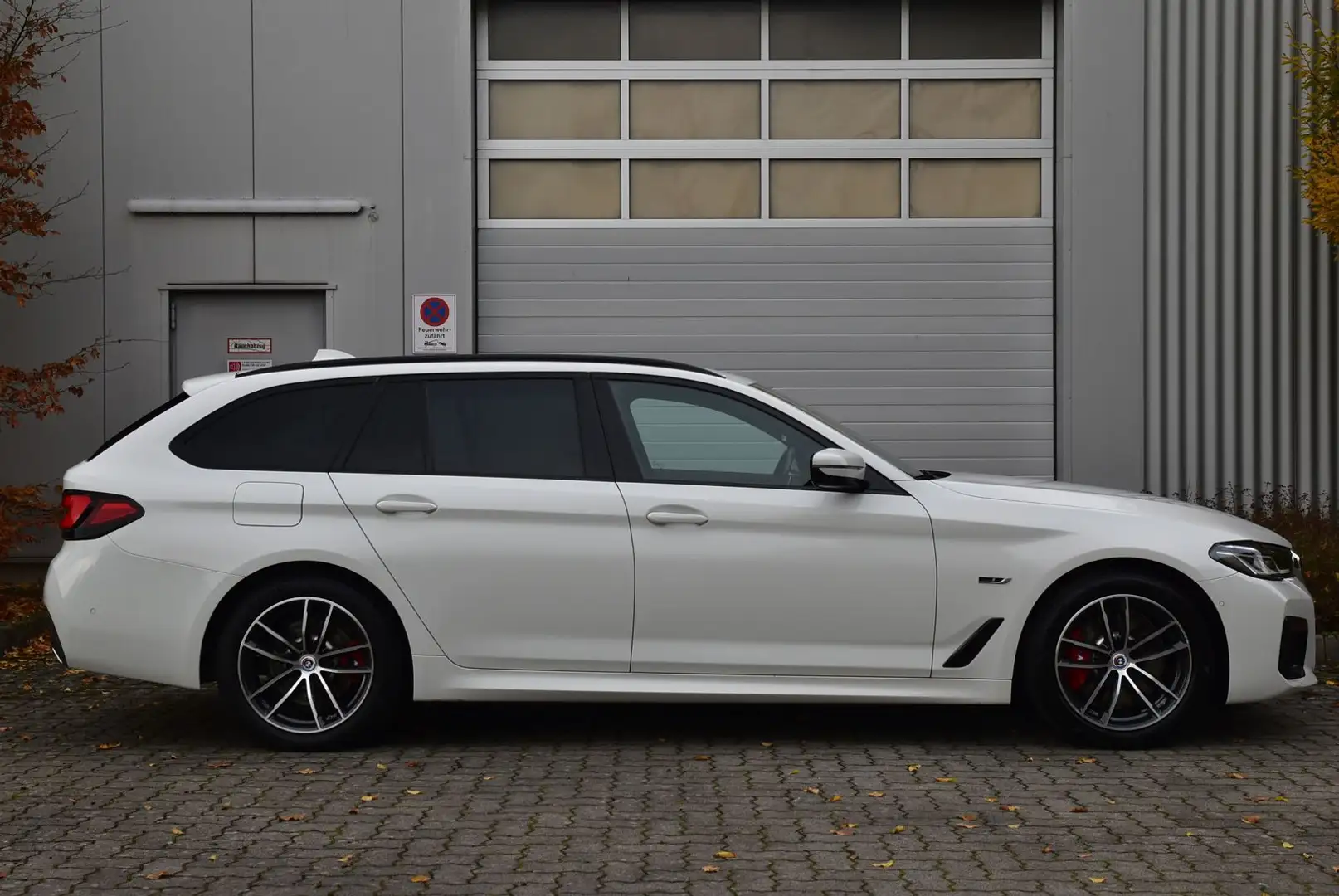 BMW 530 530e xDrive M-Sport/Laser/ACC/360° Kam./AHK Weiß - 2