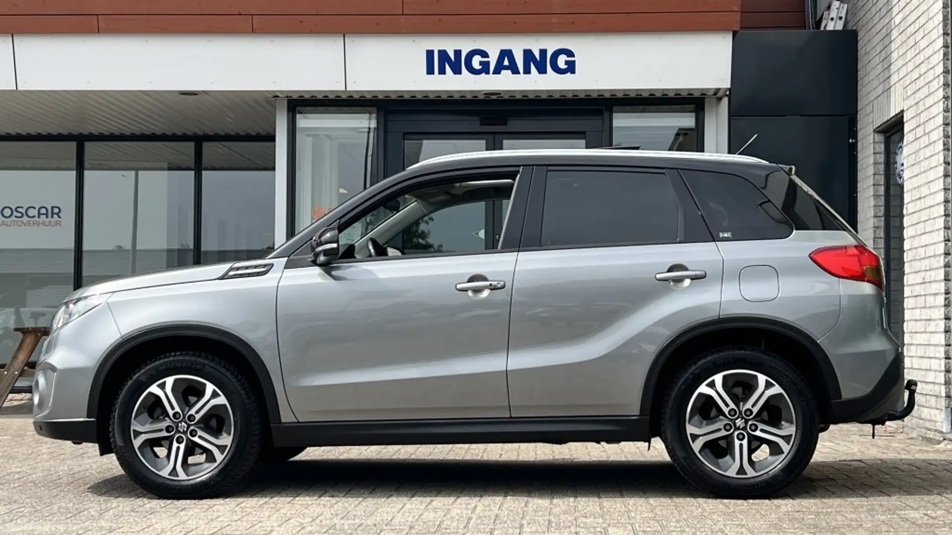 Suzuki Vitara 1.6 High Executive | Pano | Navi | Camera | Trekha Grijs - 2
