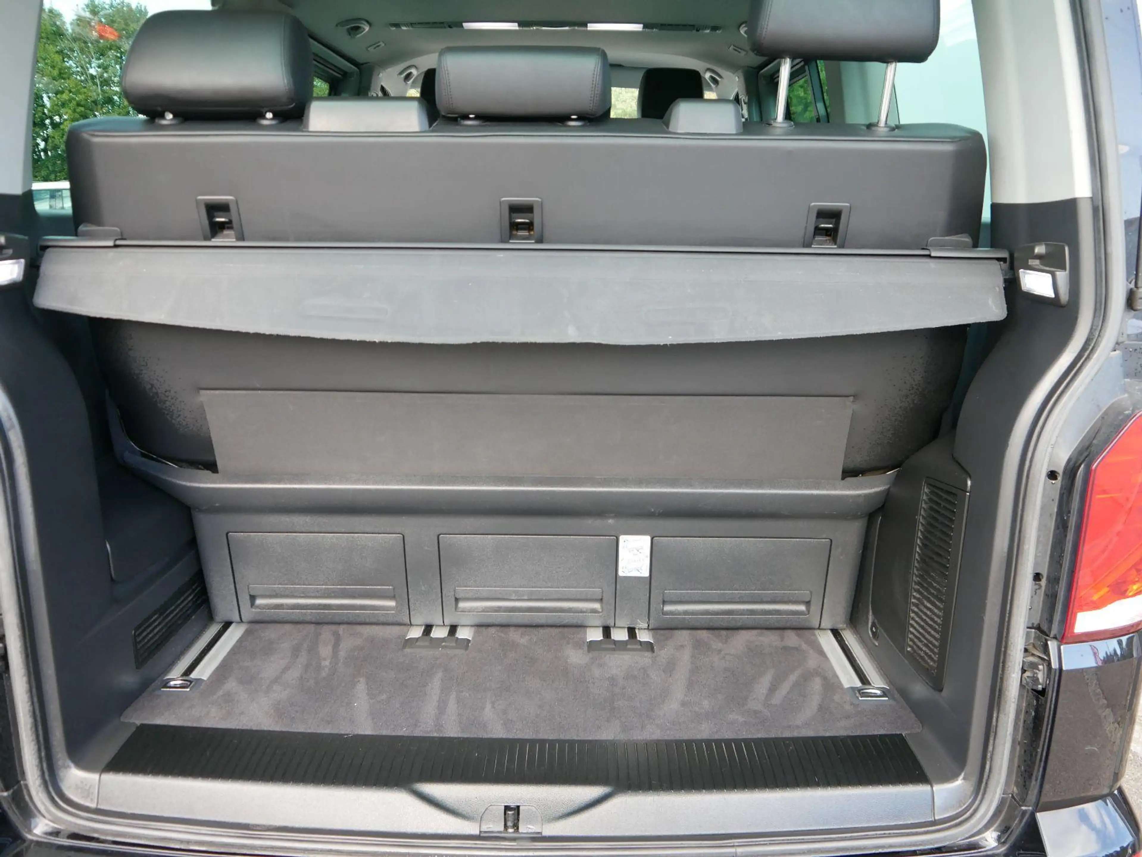 Volkswagen T6.1 Multivan 2.0 TDI Comfortline DSG 7-SITZER*AHK*PDC*NAVI*SMAR — photo 8