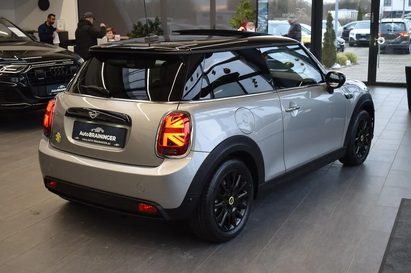 MINI Cooper SE COOPER E SE Classic Trim LED~LiveCo~HUD~H&K~Pano Silber - 2