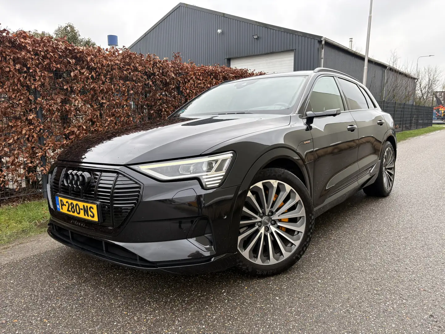 Audi e-tron e-tron 55 quattro advanced Pro Line Plus 95 kWh / Schwarz - 1