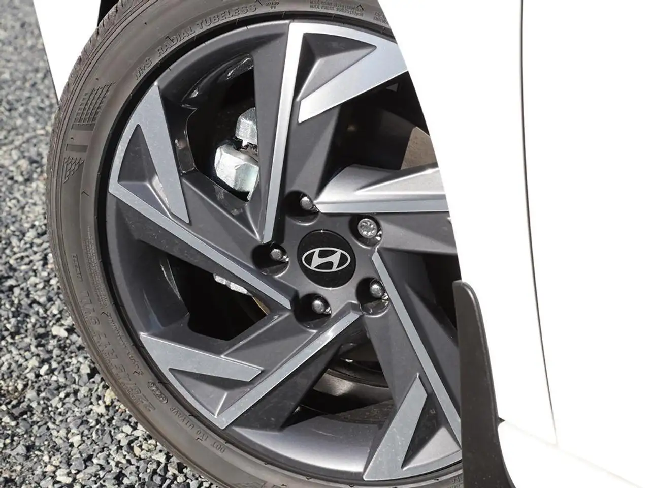 Hyundai ELANTRA снимка Hyundai ELANTRA