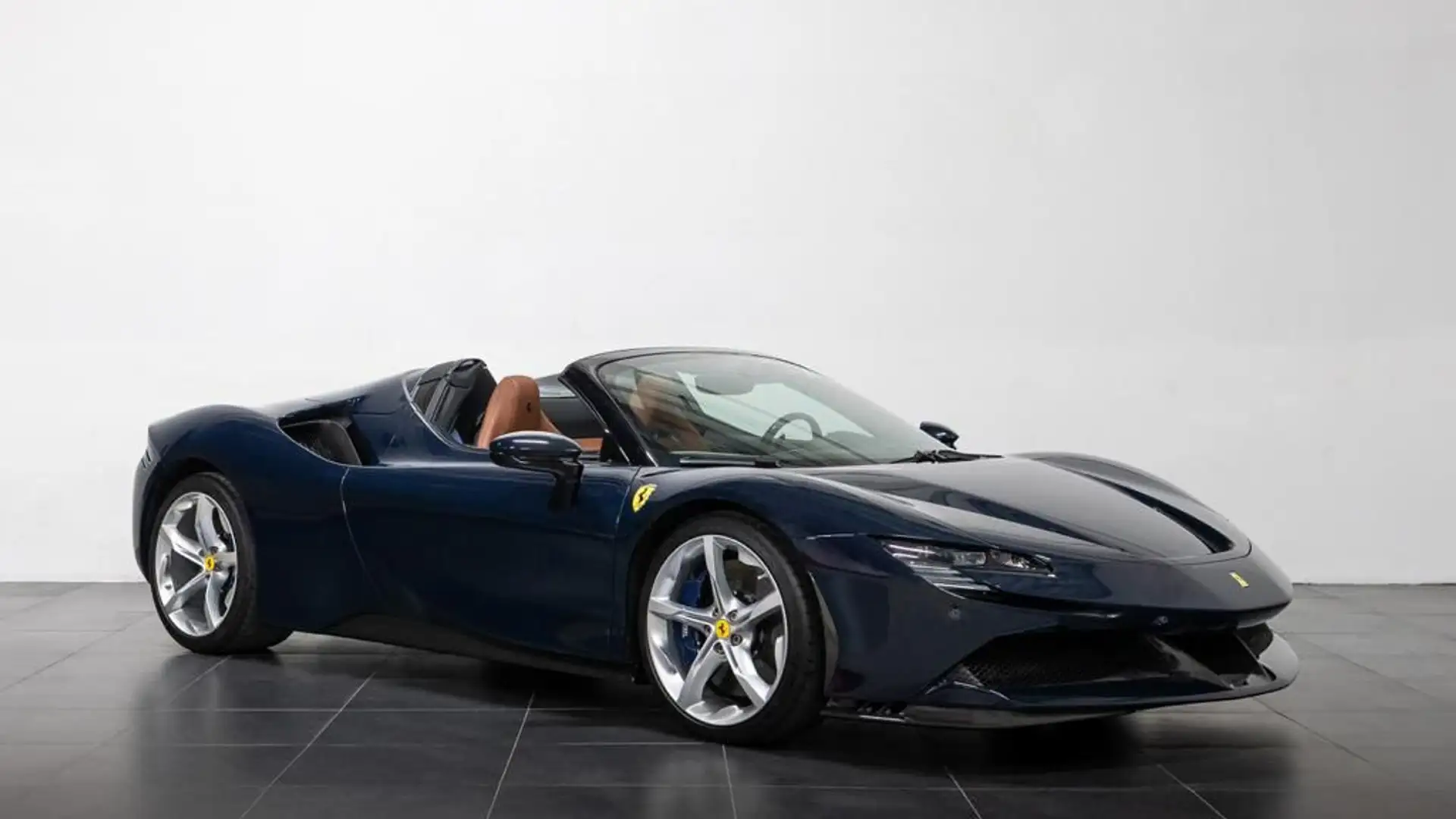 Ferrari SF90 Spider like new / Blu Pozzi / Carbon Albastru - 2