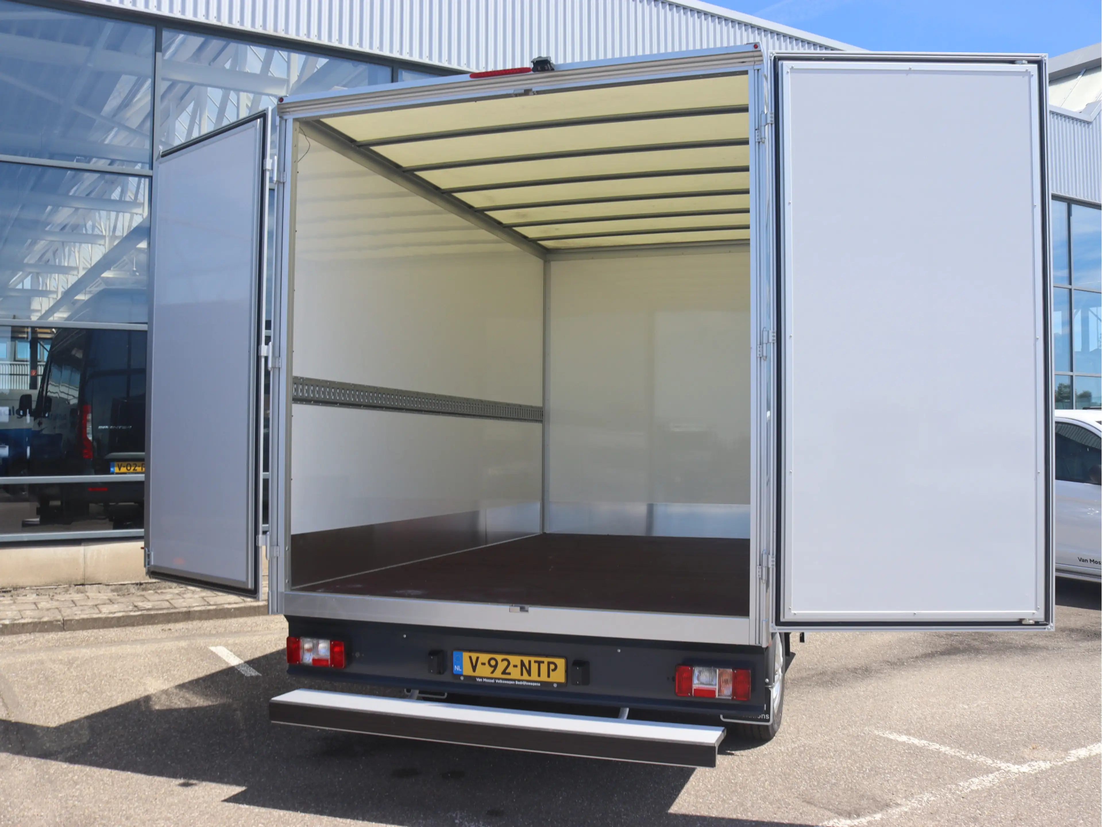 Maxus eDeliver 9 L3 Business DEAL 65 kWh — photo 3
