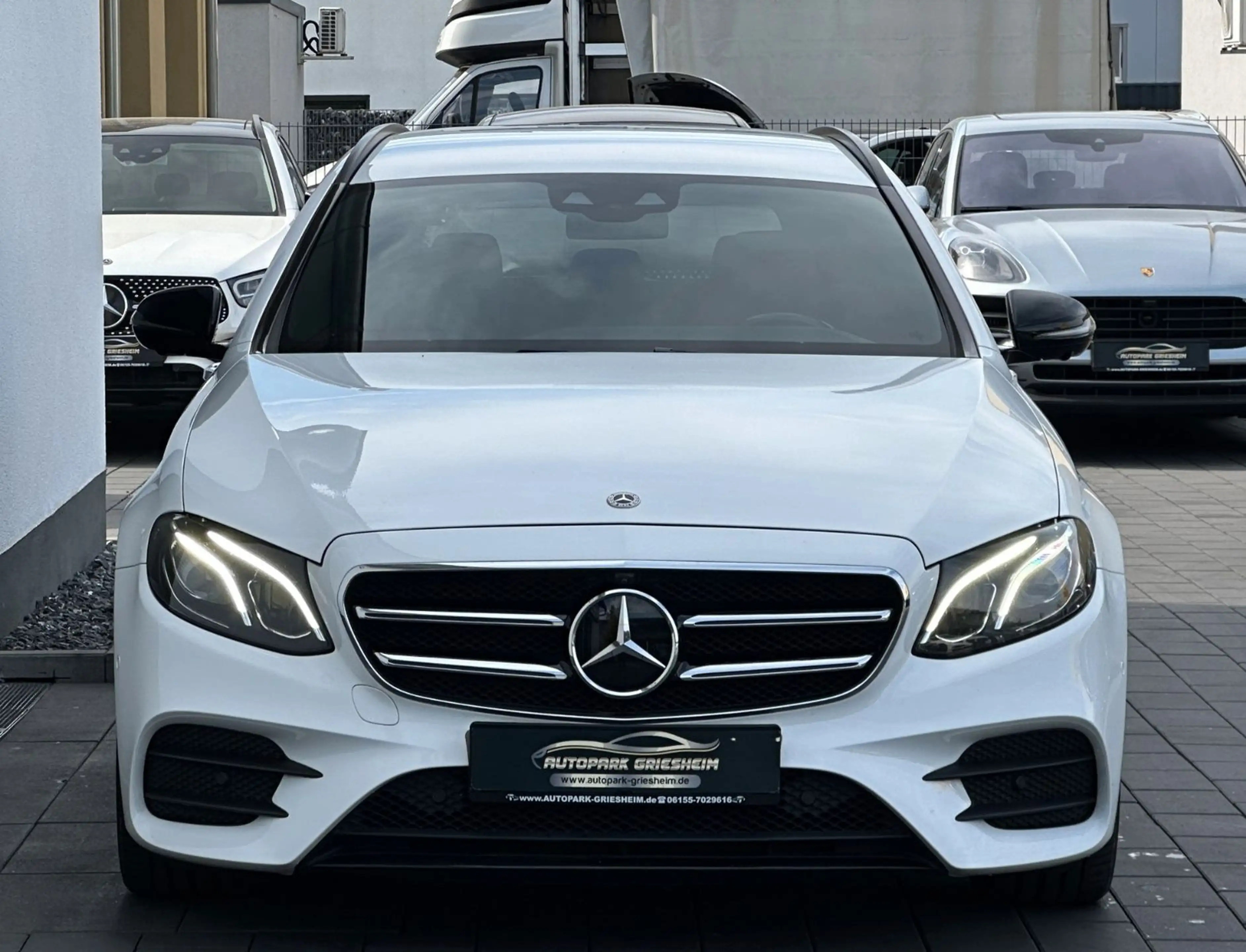 Mercedes-Benz E 400 d 4Matic*AMG*COMAND*BURMESTER*ACC+*360° — photo 2