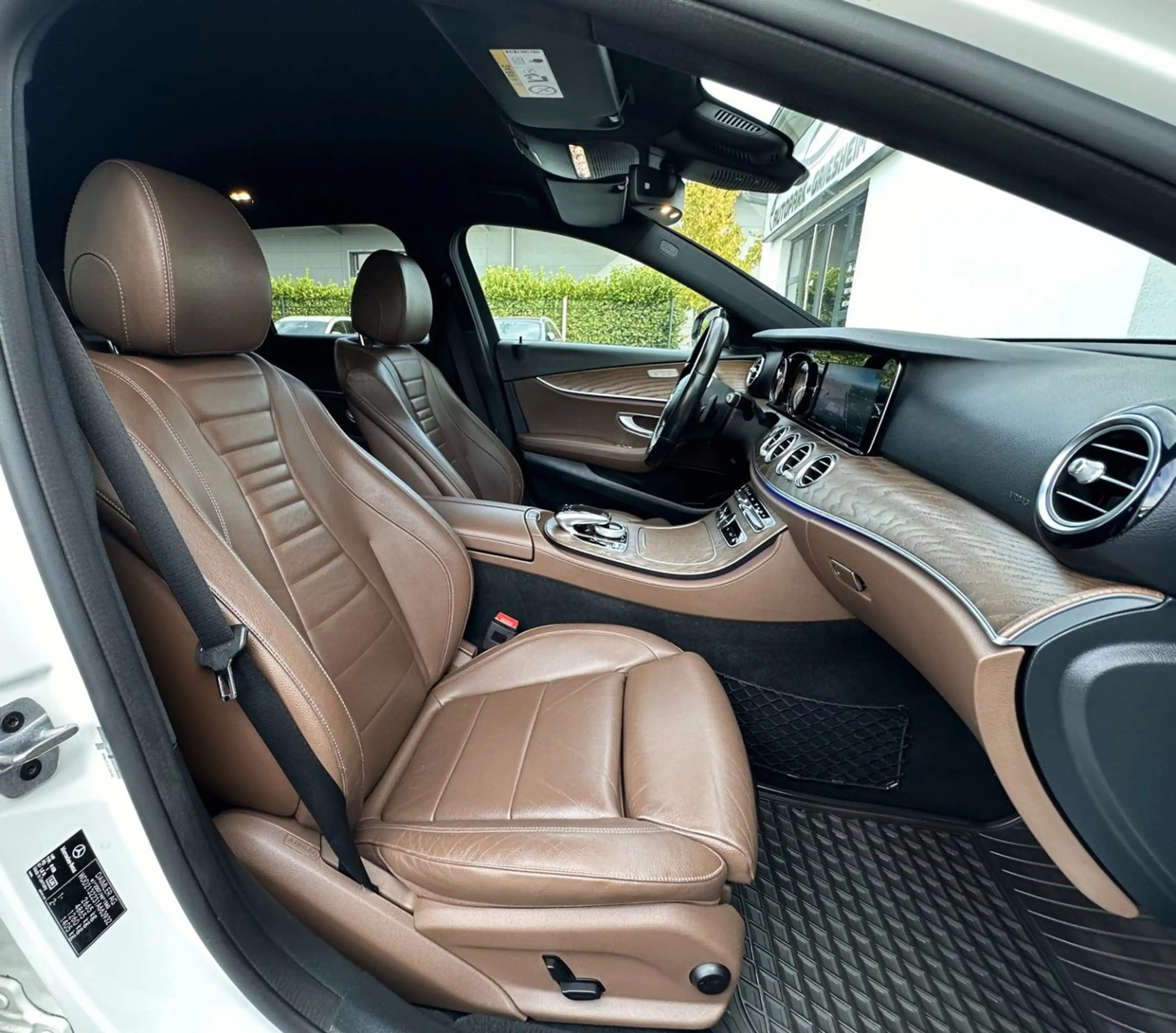 Mercedes-Benz E 400 d 4Matic*AMG*COMAND*BURMESTER*ACC+*360° — photo 6