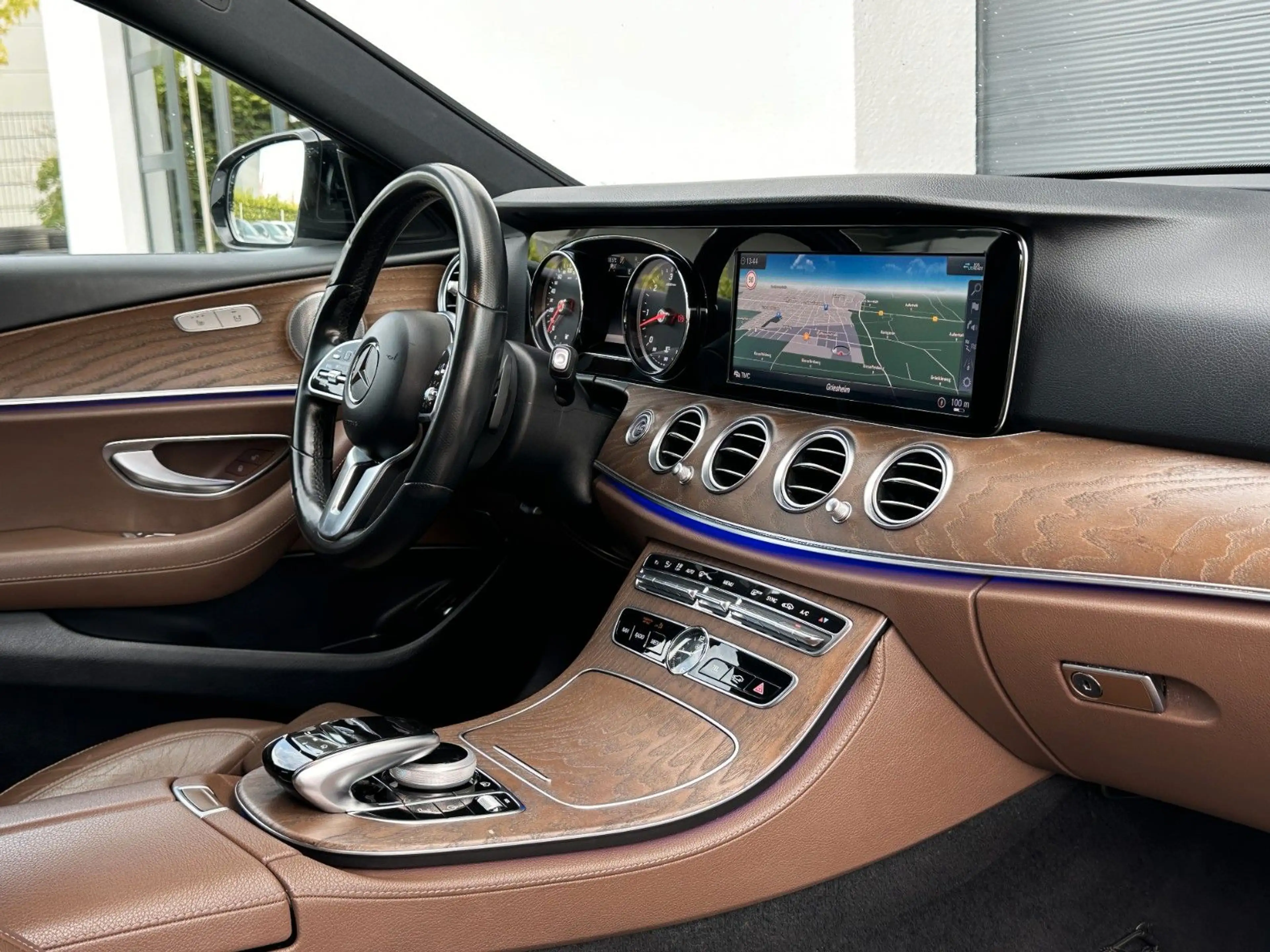 Mercedes-Benz E 400 d 4Matic*AMG*COMAND*BURMESTER*ACC+*360° — photo 14