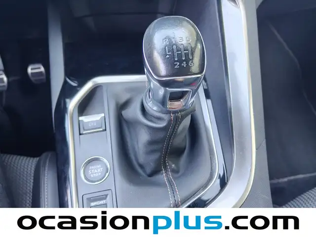 Peugeot 3008 view 5