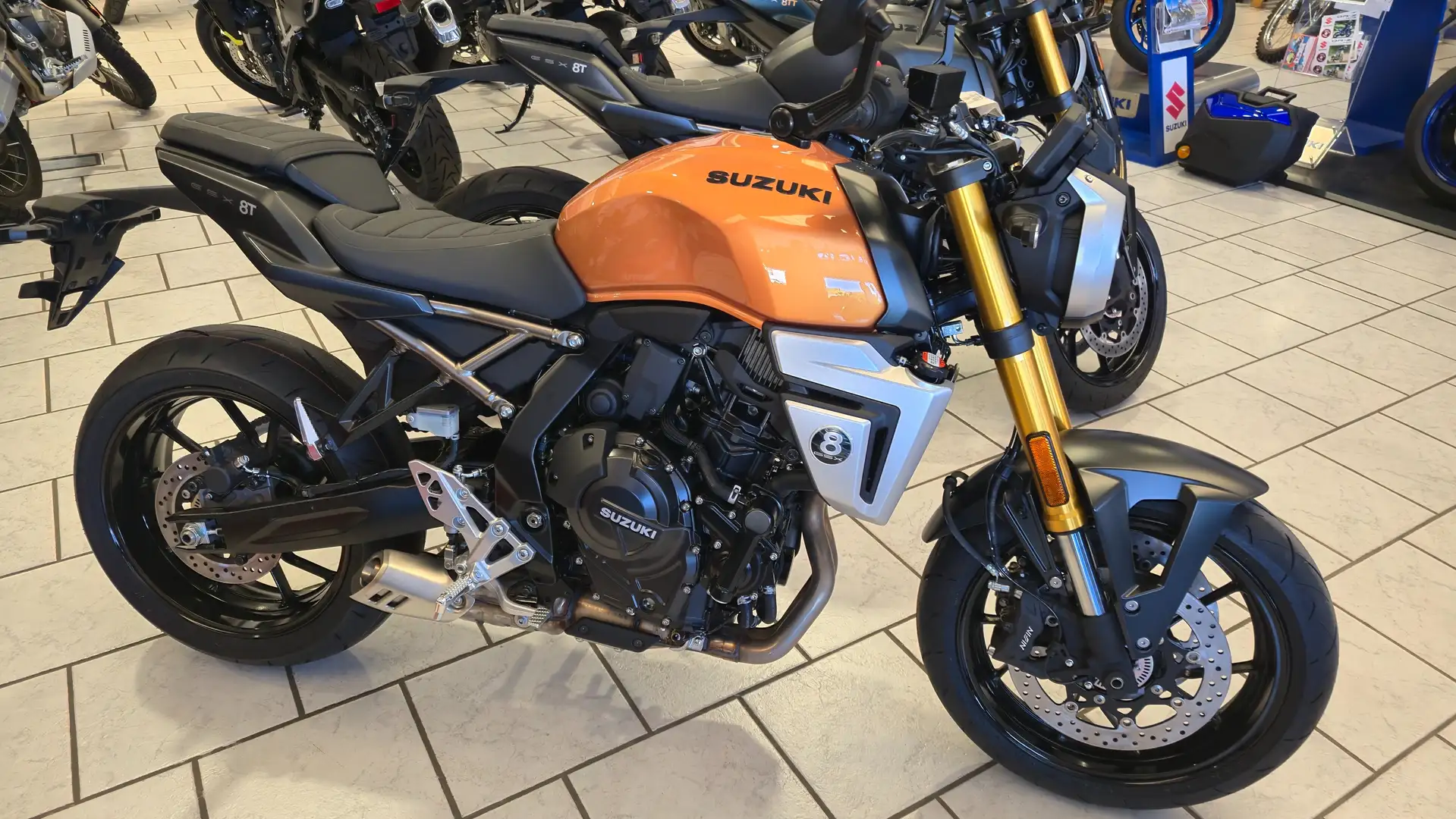 Suzuki GSX 8S X8T RETRO ABS EURO 5 + Bronzo - 2
