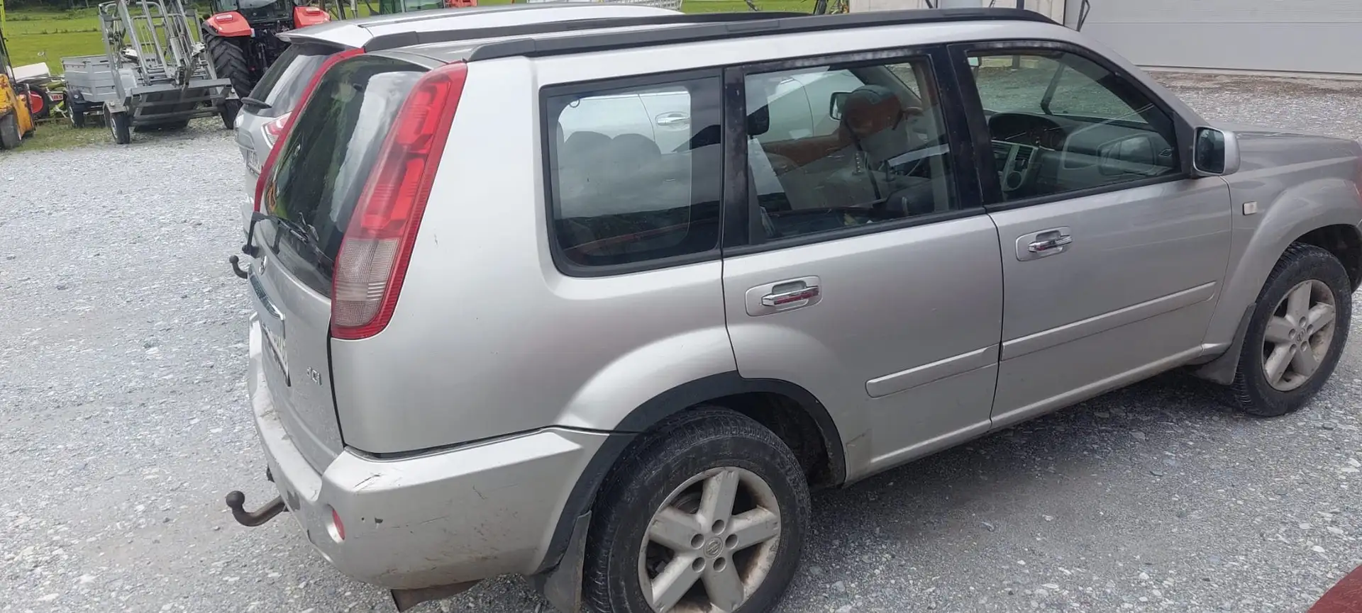Nissan X-Trail X-TRAIL 2,2 dCi 16V Silber - 2