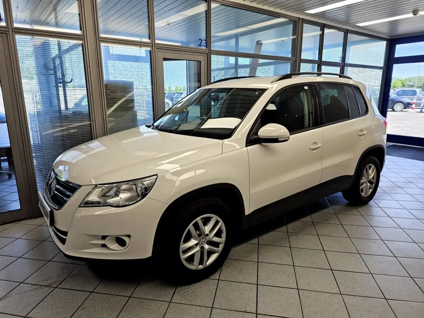 Volkswagen Tiguan Tüv 03-2026 Motor läuft unrund Wit - 2