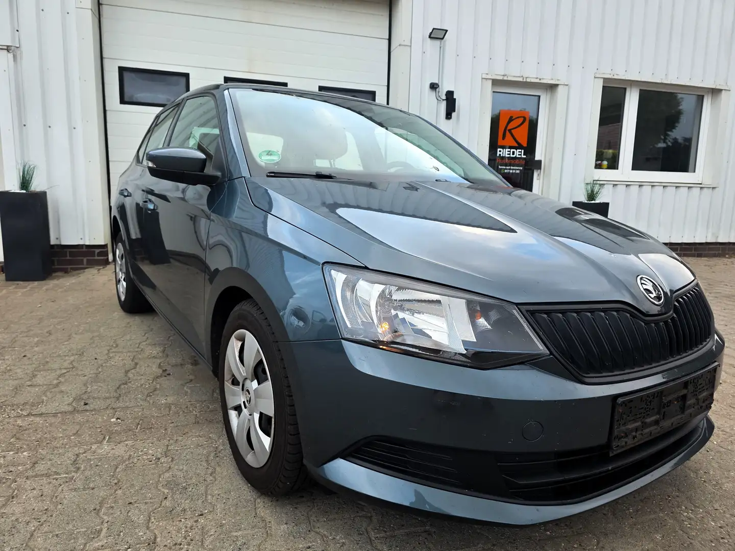 Skoda Fabia 2016 **Euro 6, 1.Hand, Cool Edition ** Grau - 1