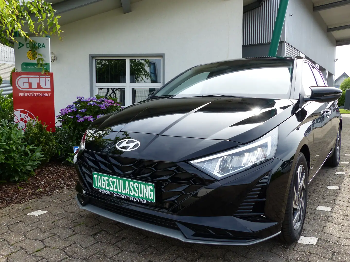 Hyundai i20 1.0 T-GDI GO Plus Sitz/Lenkradheizung Navi Klima Negro - 2