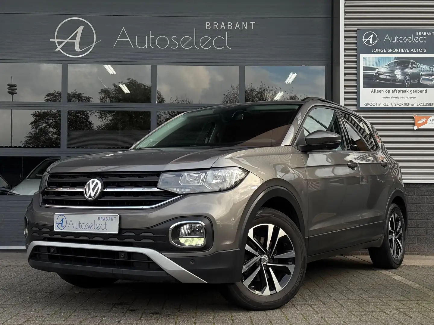 Volkswagen T-Cross 1.0 TSI Life Cruise CarPlay Camera Grijs - 1