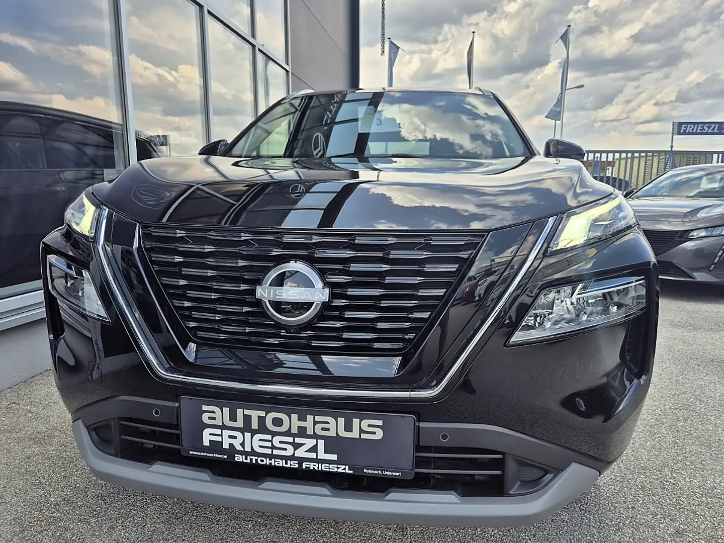 Nissan X-Trail 1,5 VC-T e-Power 4ORCE Allrad N-Connecta Schwarz - 2