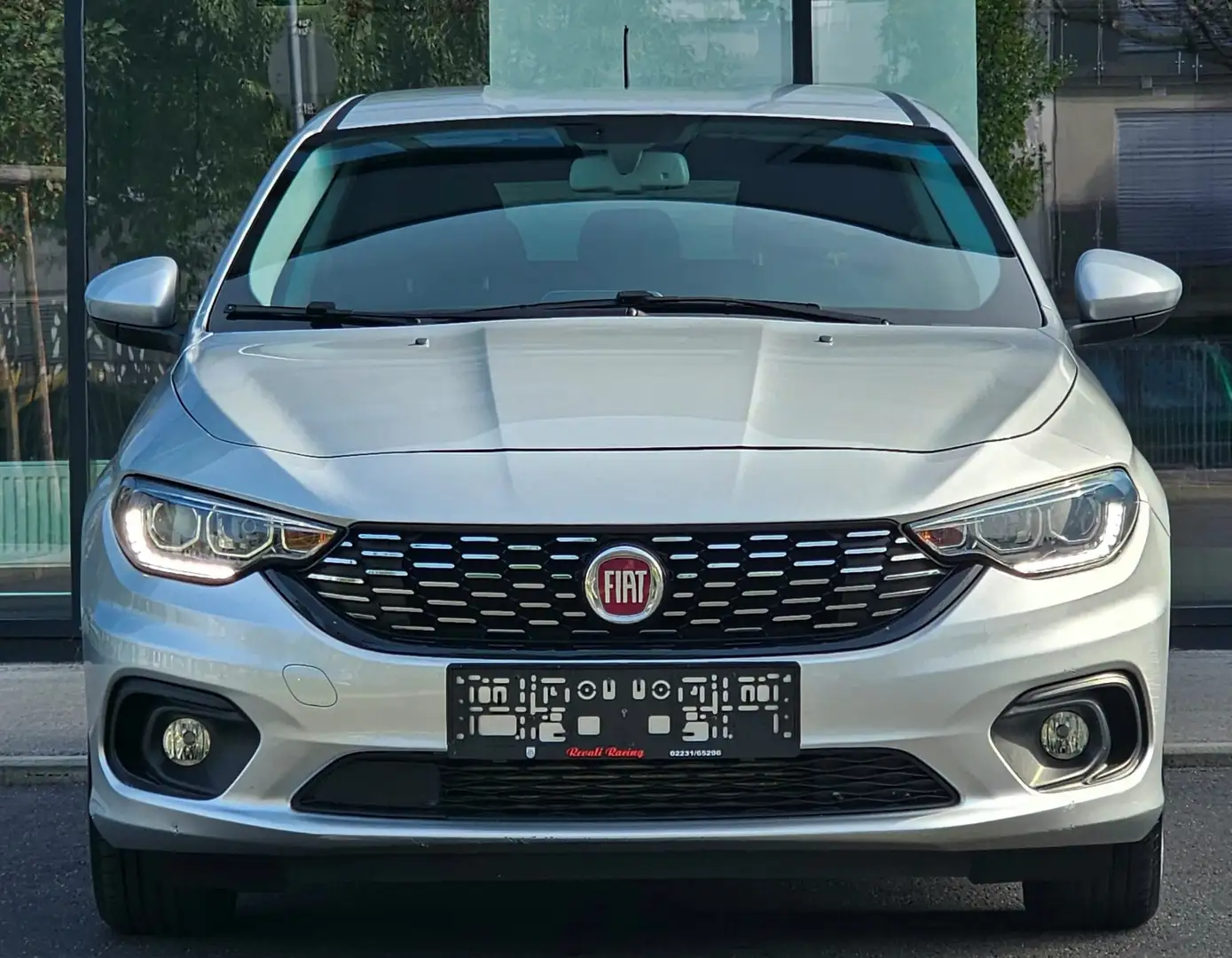 Fiat Tipo 1.6 Multijet Lounge ECO-Business""NUR 81.000 KM"" Grau - 2