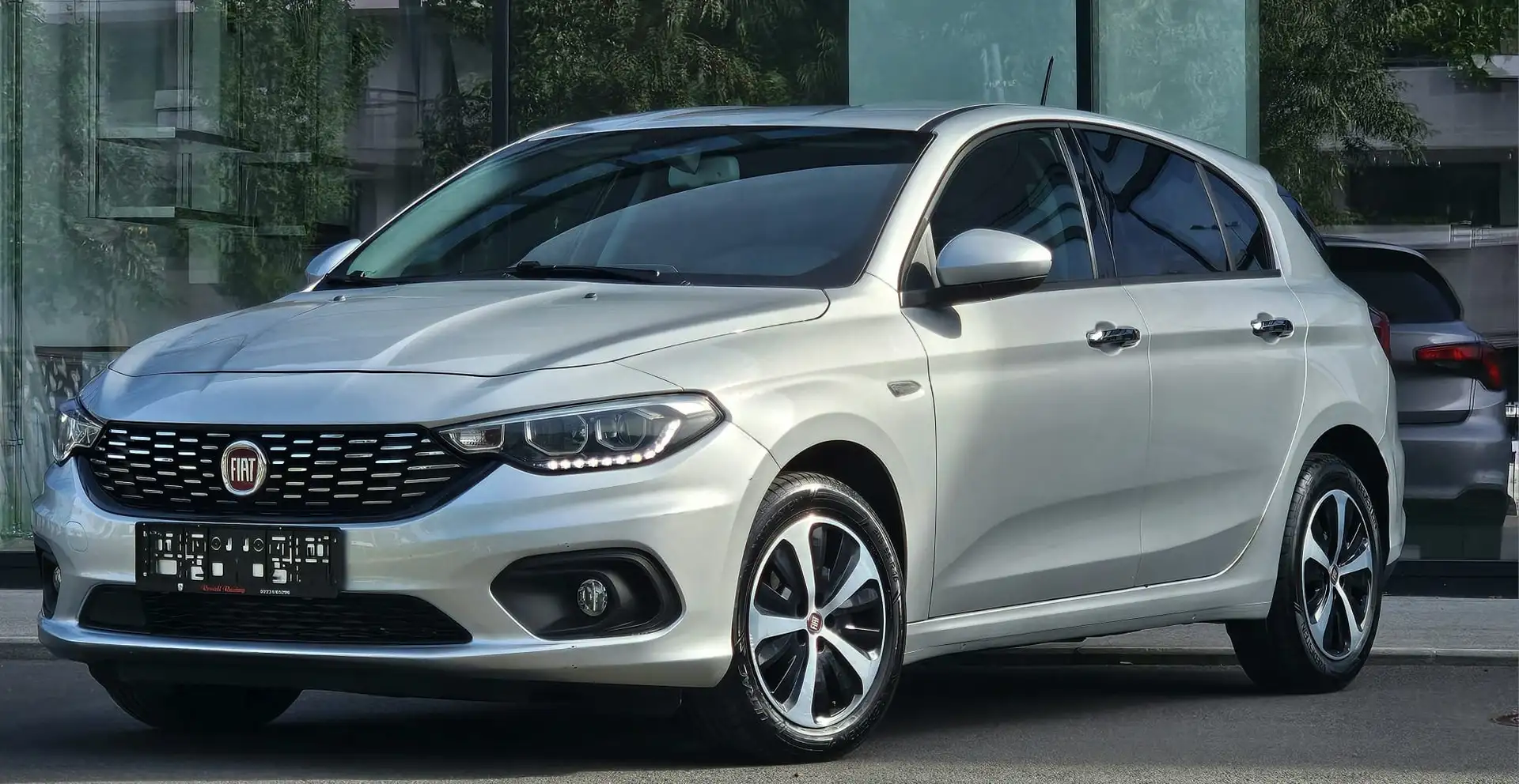 Fiat Tipo 1.6 Multijet Lounge ECO-Business""NUR 81.000 KM"" Grau - 1