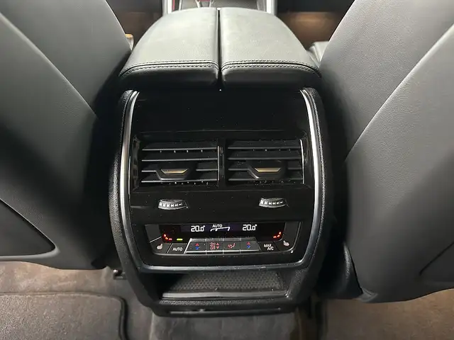 BMW XM 50e Aut. / Iconic Glow / AHK / Massage / Harman... Ansicht 17