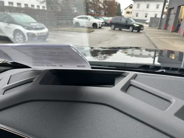 BMW XM 50e Aut. / Iconic Glow / AHK / Massage / Harman... Ansicht 24