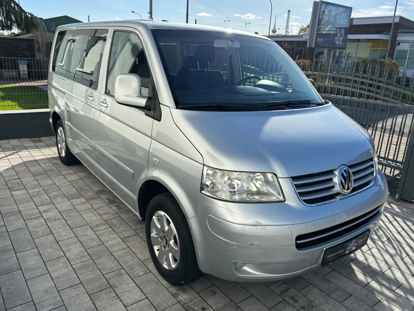 Volkswagen T5 Transporter T5 Multivan Comfortline /2.HD/TEMPOMAT/AHK Silber - 2