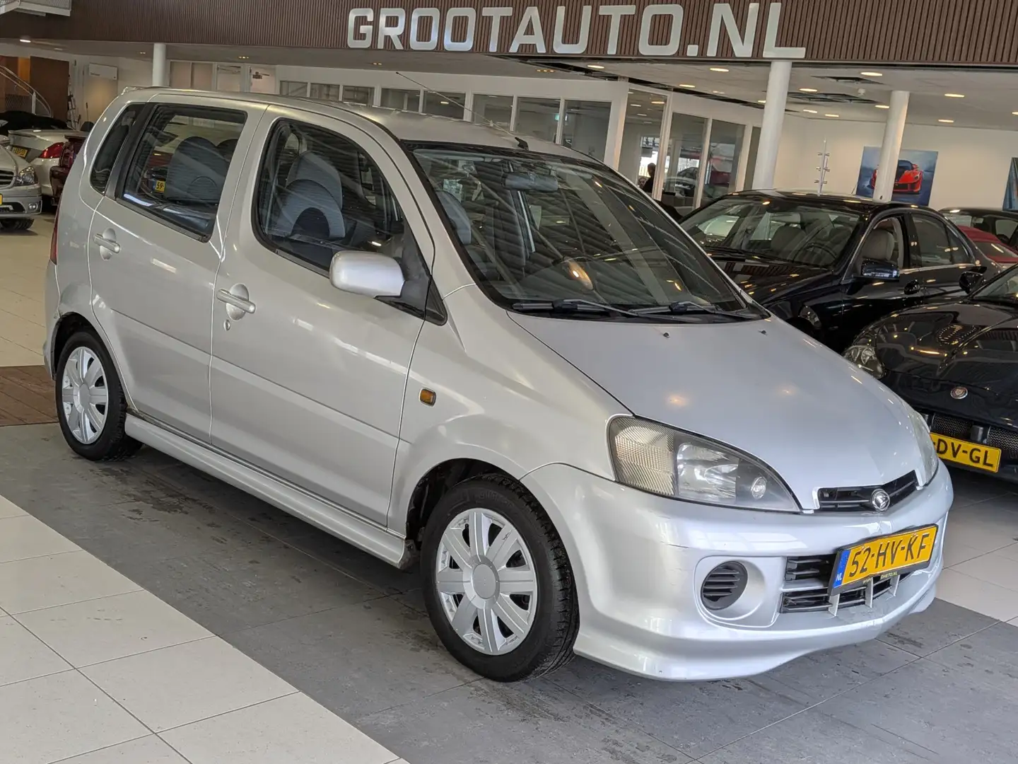 Daihatsu YRV Young RV 1.3-16V S Airco, Stuurbekrachtiging Grau - 1