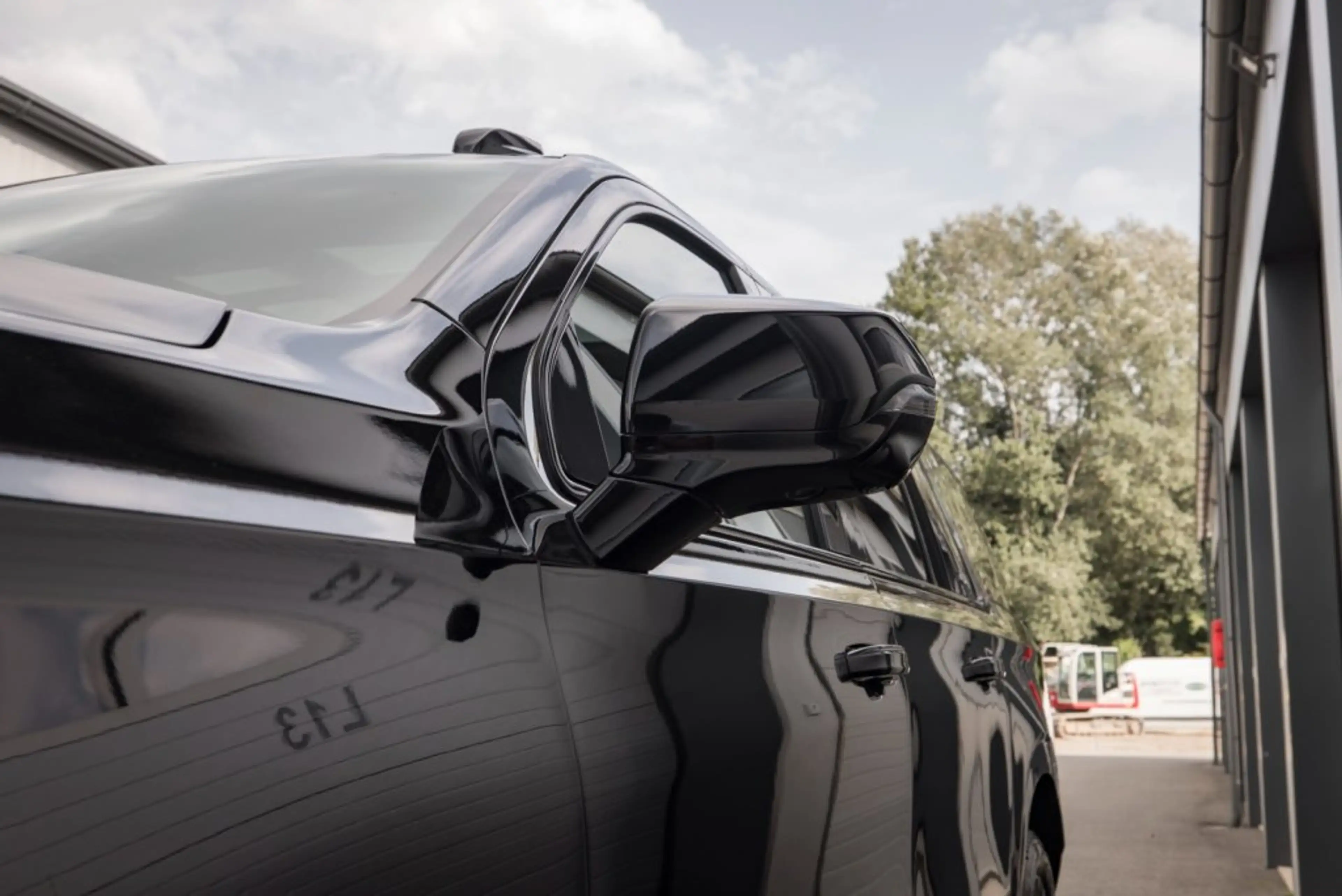 Cadillac Escalade ESV Sport Platinum 4x4 (+ ABV) — photo 9