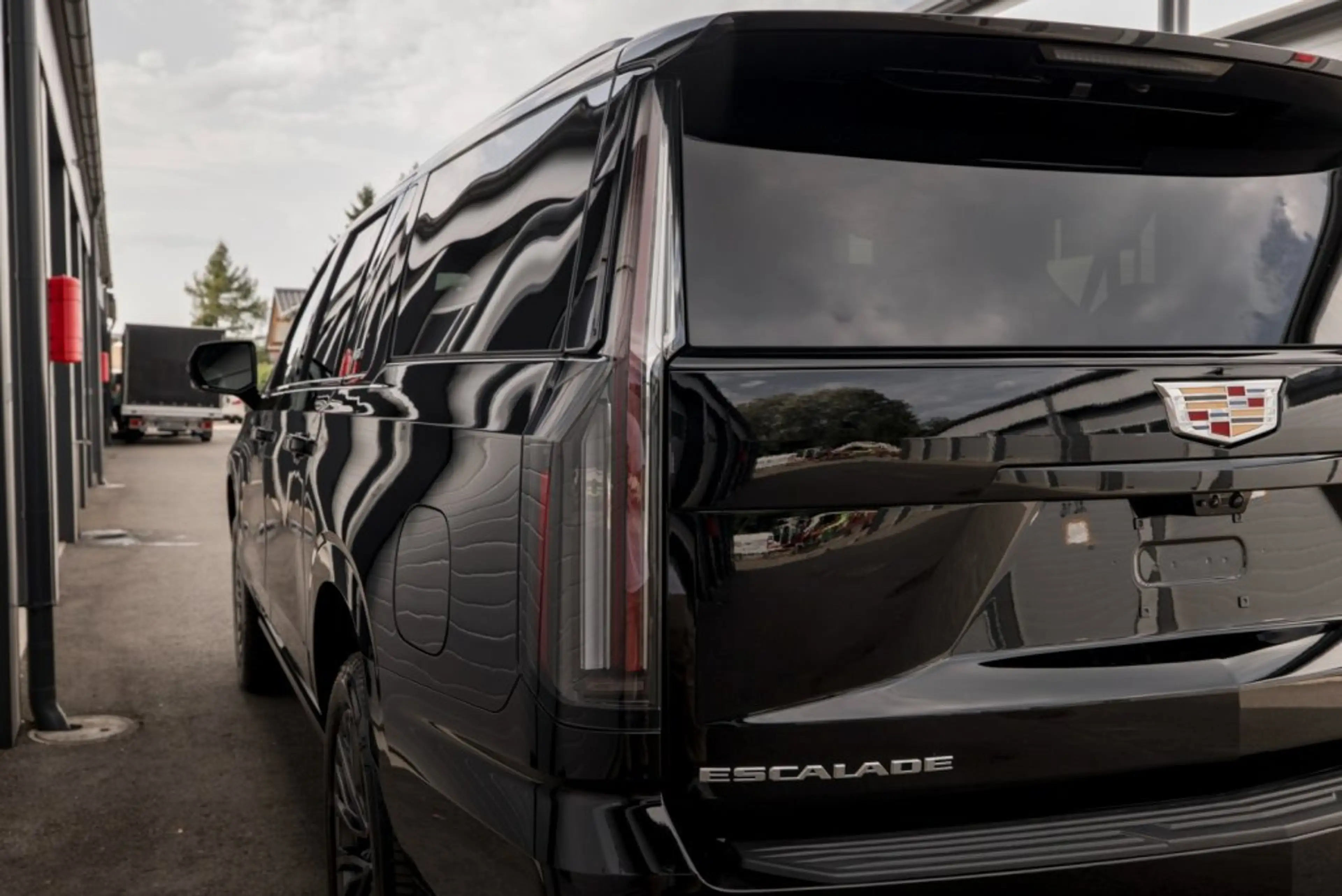 Cadillac Escalade ESV Sport Platinum 4x4 (+ ABV) — photo 10