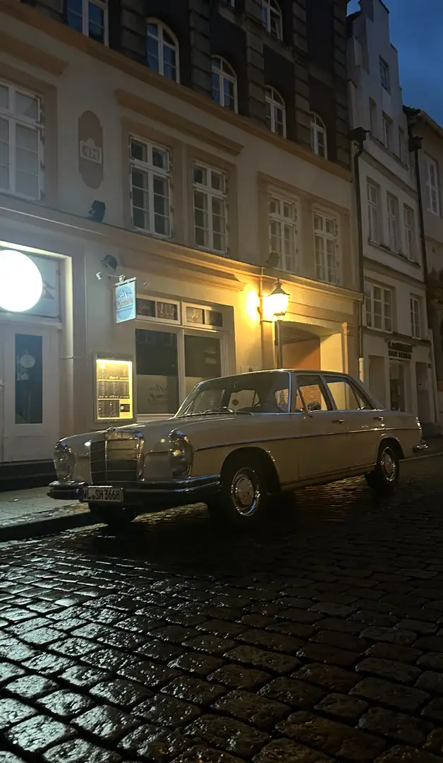 Mercedes-Benz 250 S Klasse - 1