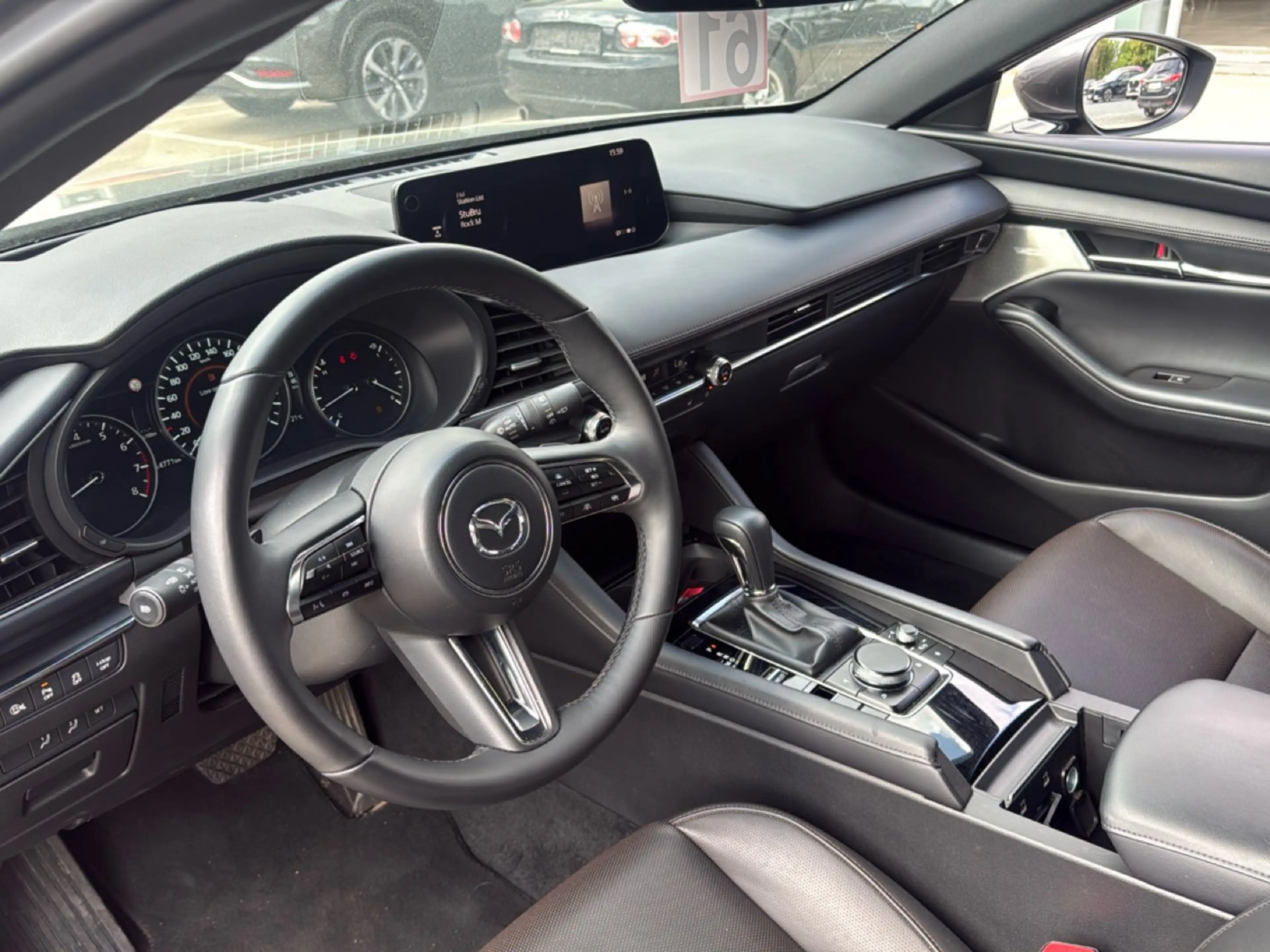 Mazda 3 2.5 e-Skyactiv G 103kW Takumi — photo 9