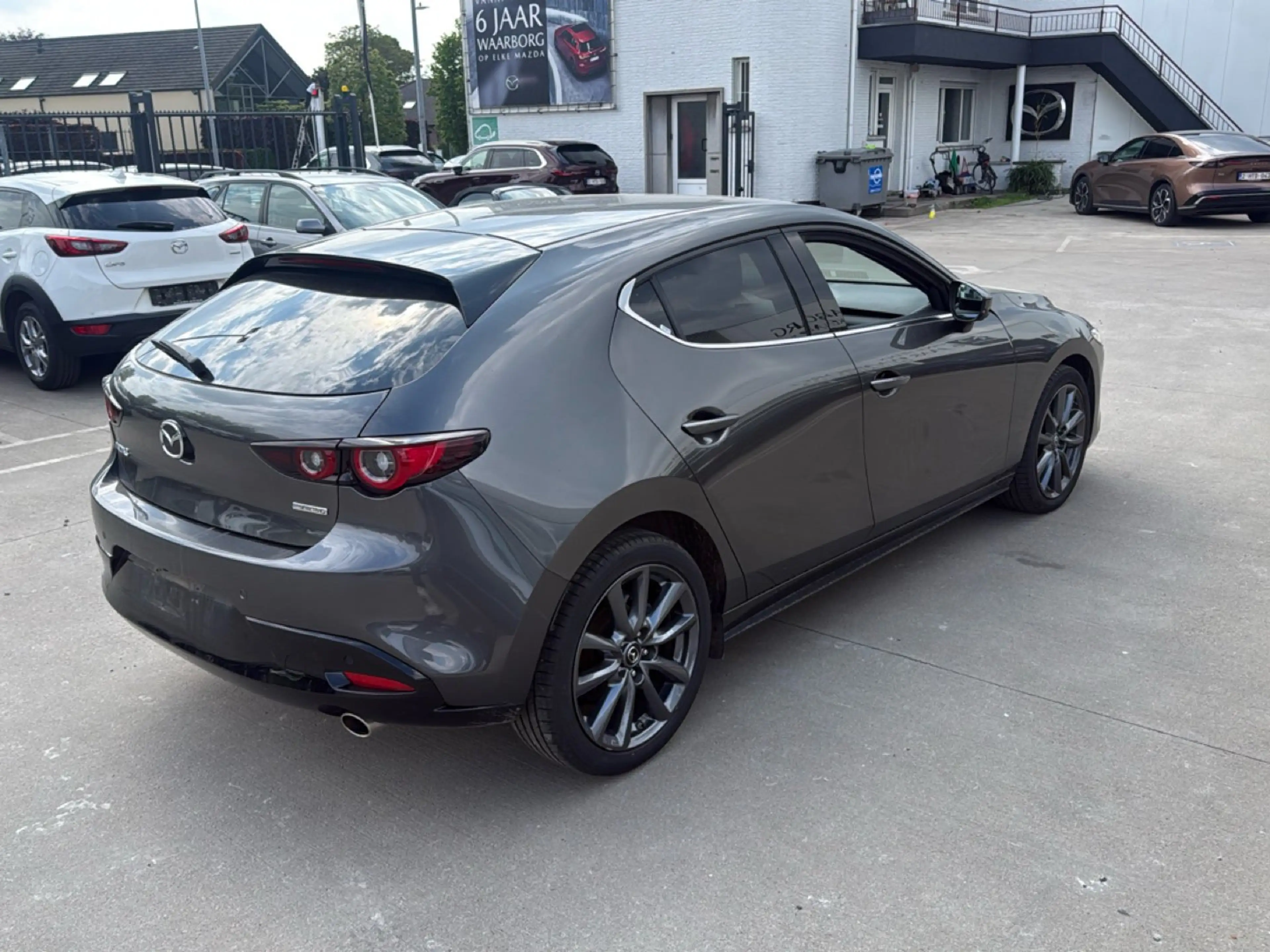 Mazda 3 2.5 e-Skyactiv G 103kW Takumi — photo 6