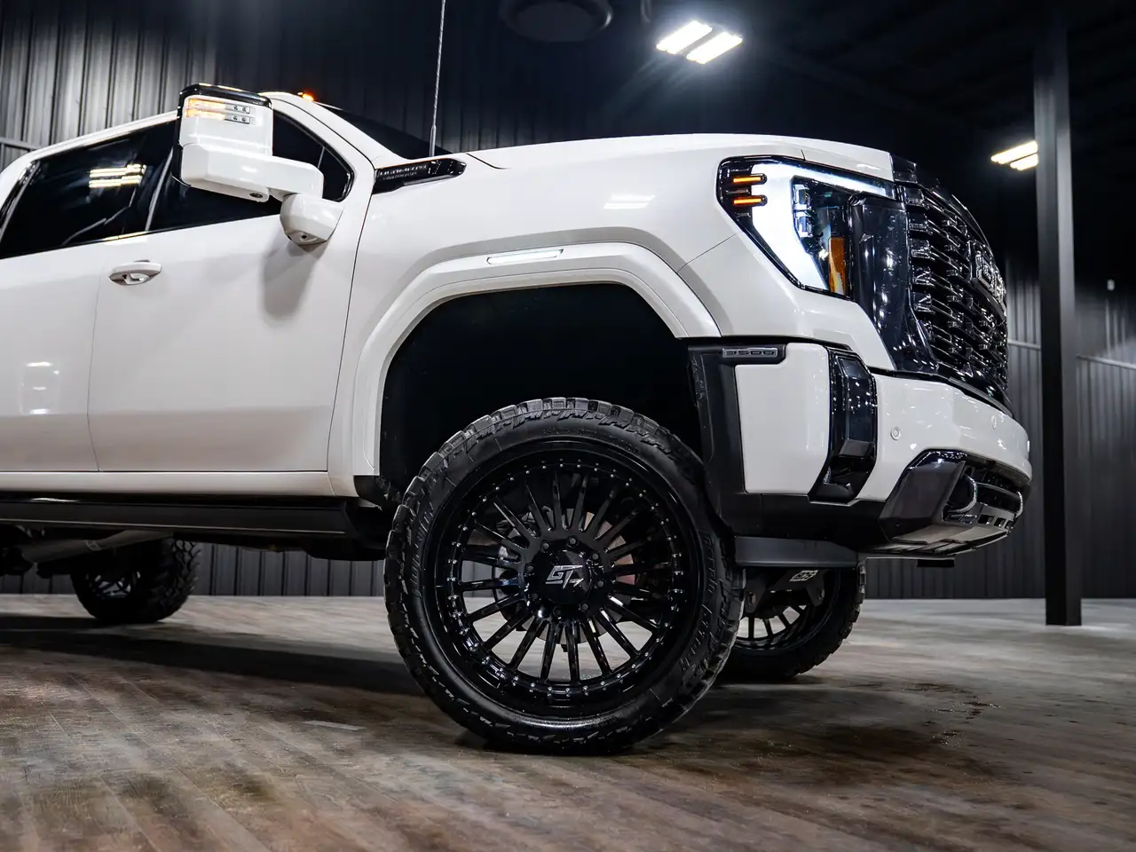GMC Sierra 3500HD снимка GMC Sierra 3500HD