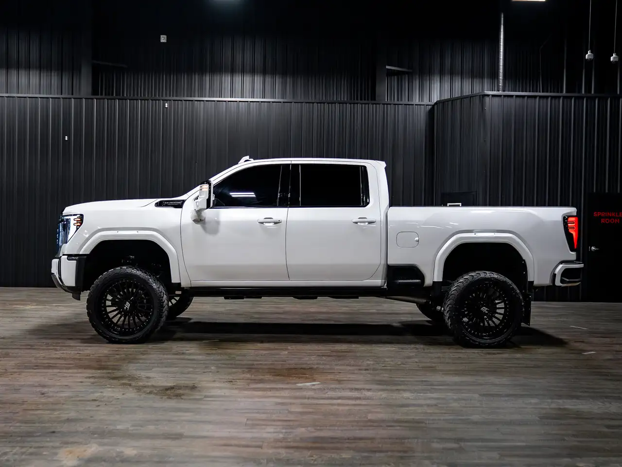 GMC Sierra 3500HD снимка GMC Sierra 3500HD