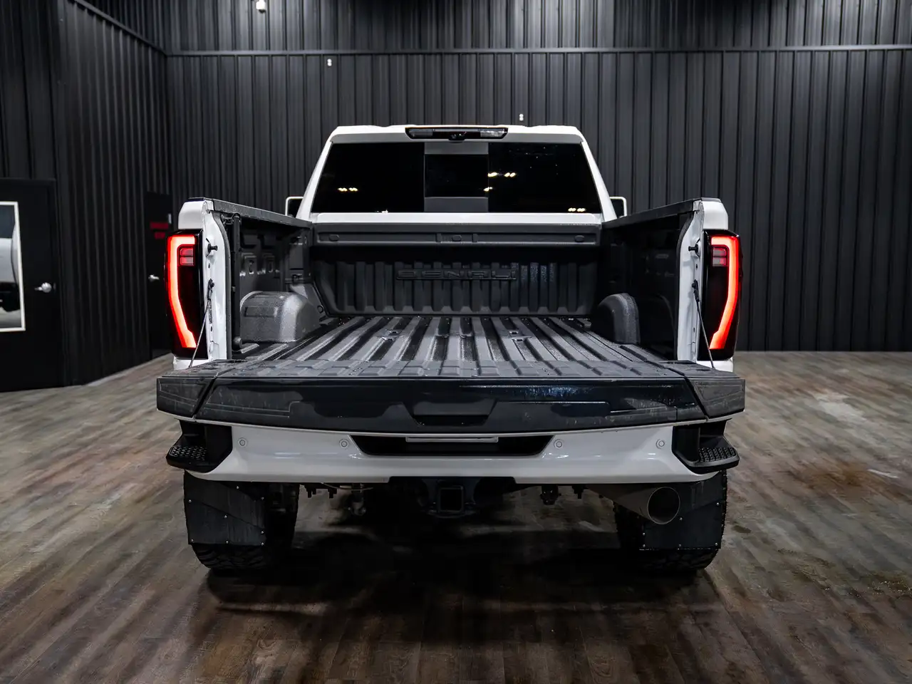 GMC Sierra 3500HD снимка GMC Sierra 3500HD