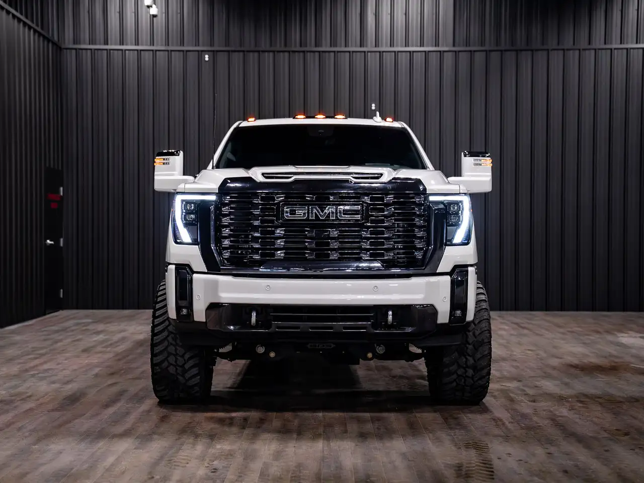 GMC Sierra 3500HD снимка GMC Sierra 3500HD