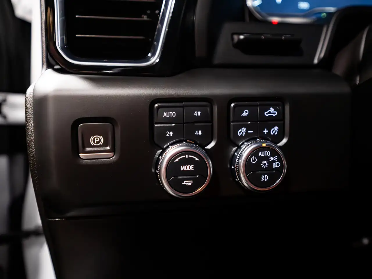 GMC Sierra 3500HD снимка GMC Sierra 3500HD