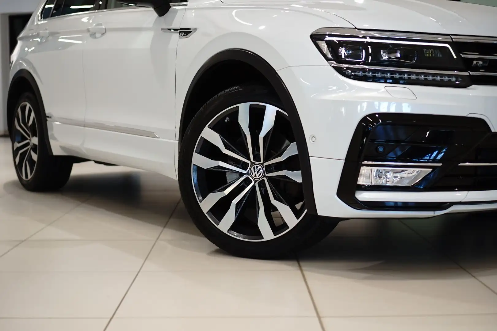 Volkswagen Tiguan 2.0|HIGHLINE+R-LINE|HUD|PANO|360°|DYNAUD| Weiß - 2