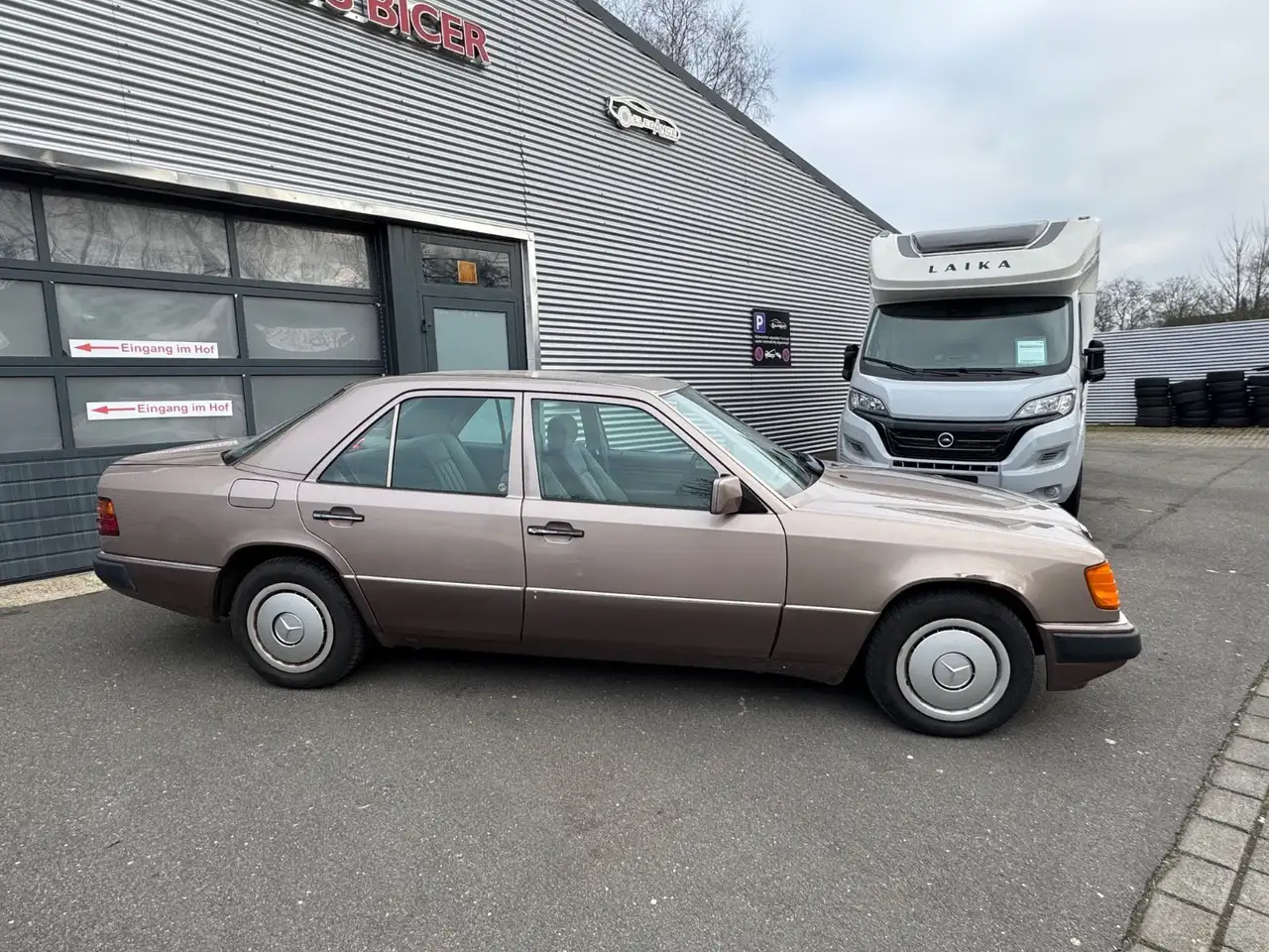 Mercedes-Benz E 200