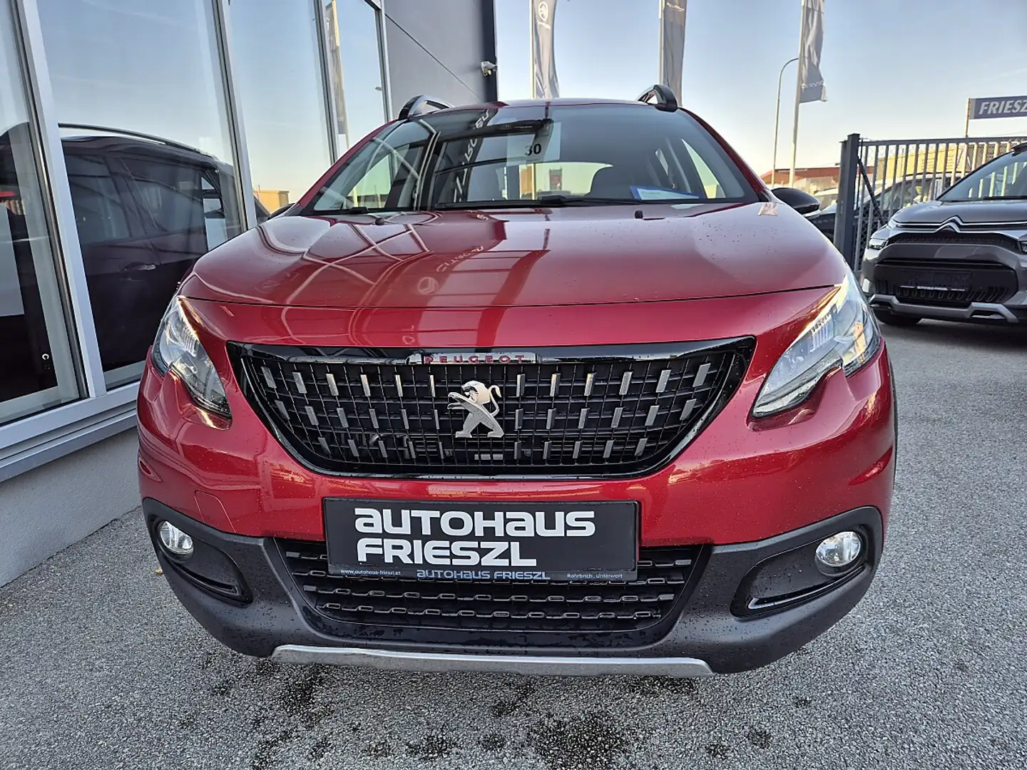 Peugeot 2008 GT Line Diesel Rot - 2